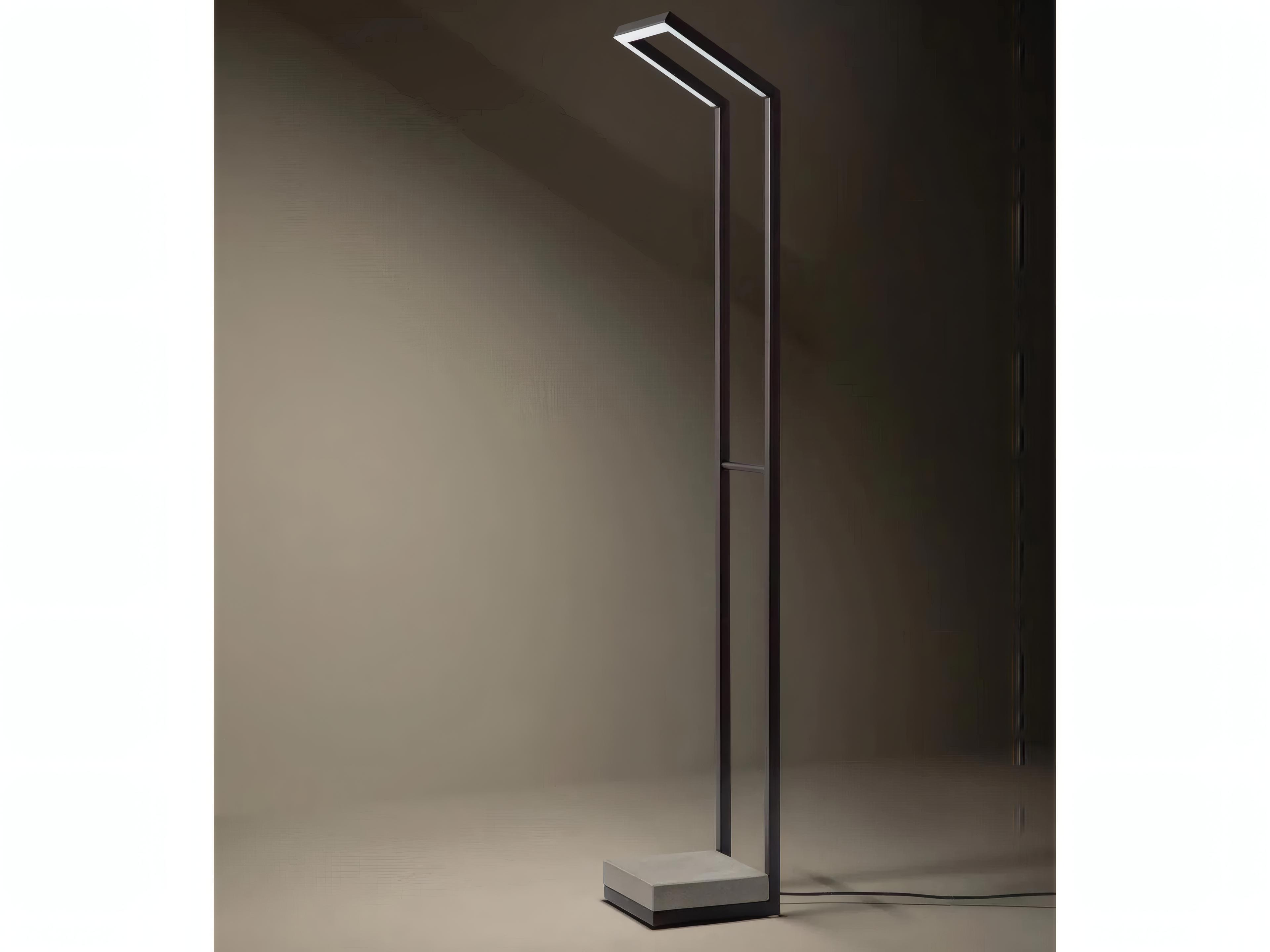 UnoPiu Tratto Standing Lamp