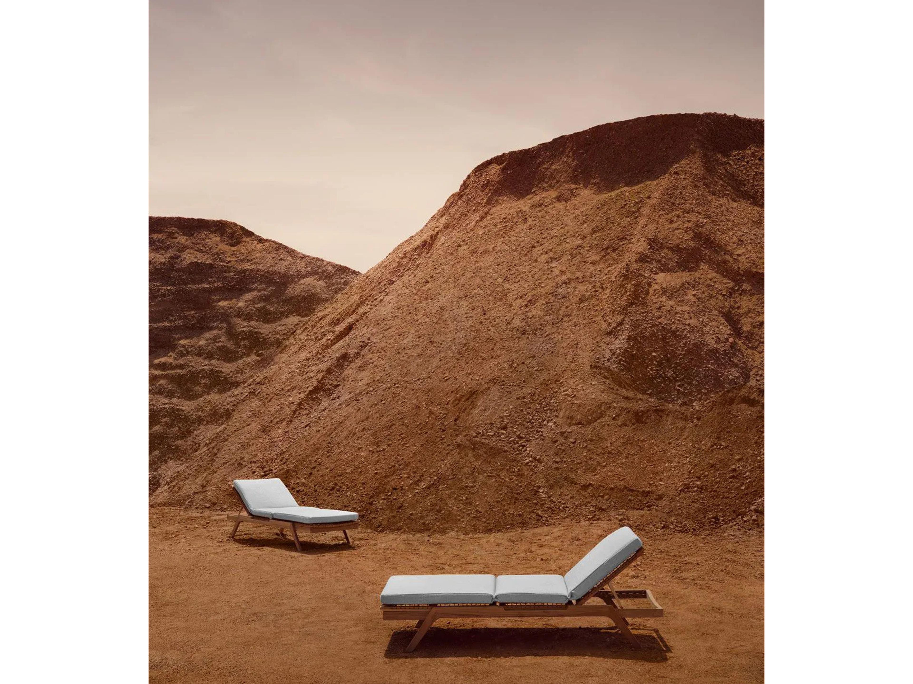 UnoPiu Synthesis Teak Stackable Sunlounger