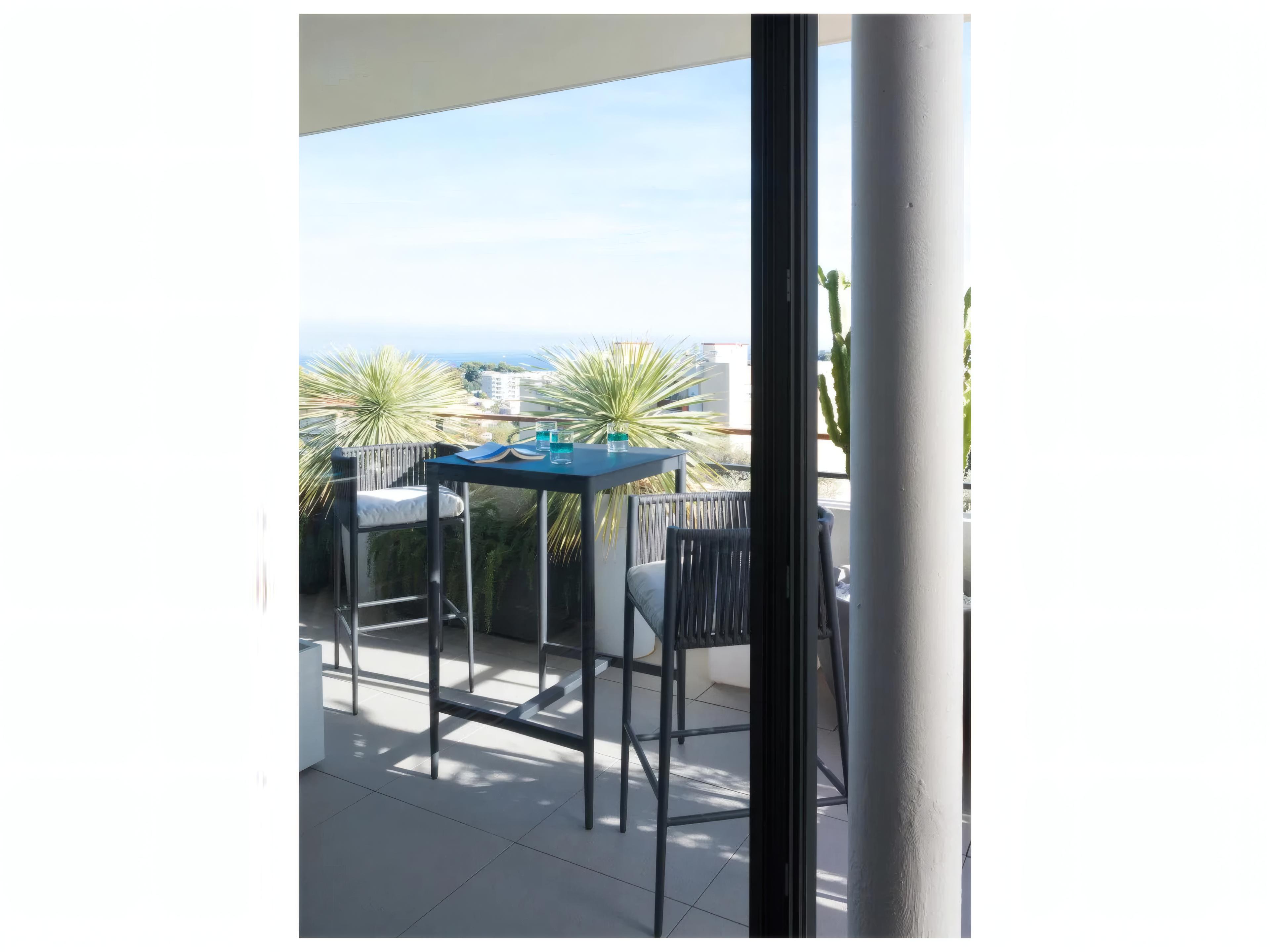 UnoPiu Luce Aluminum High Square Bar Table