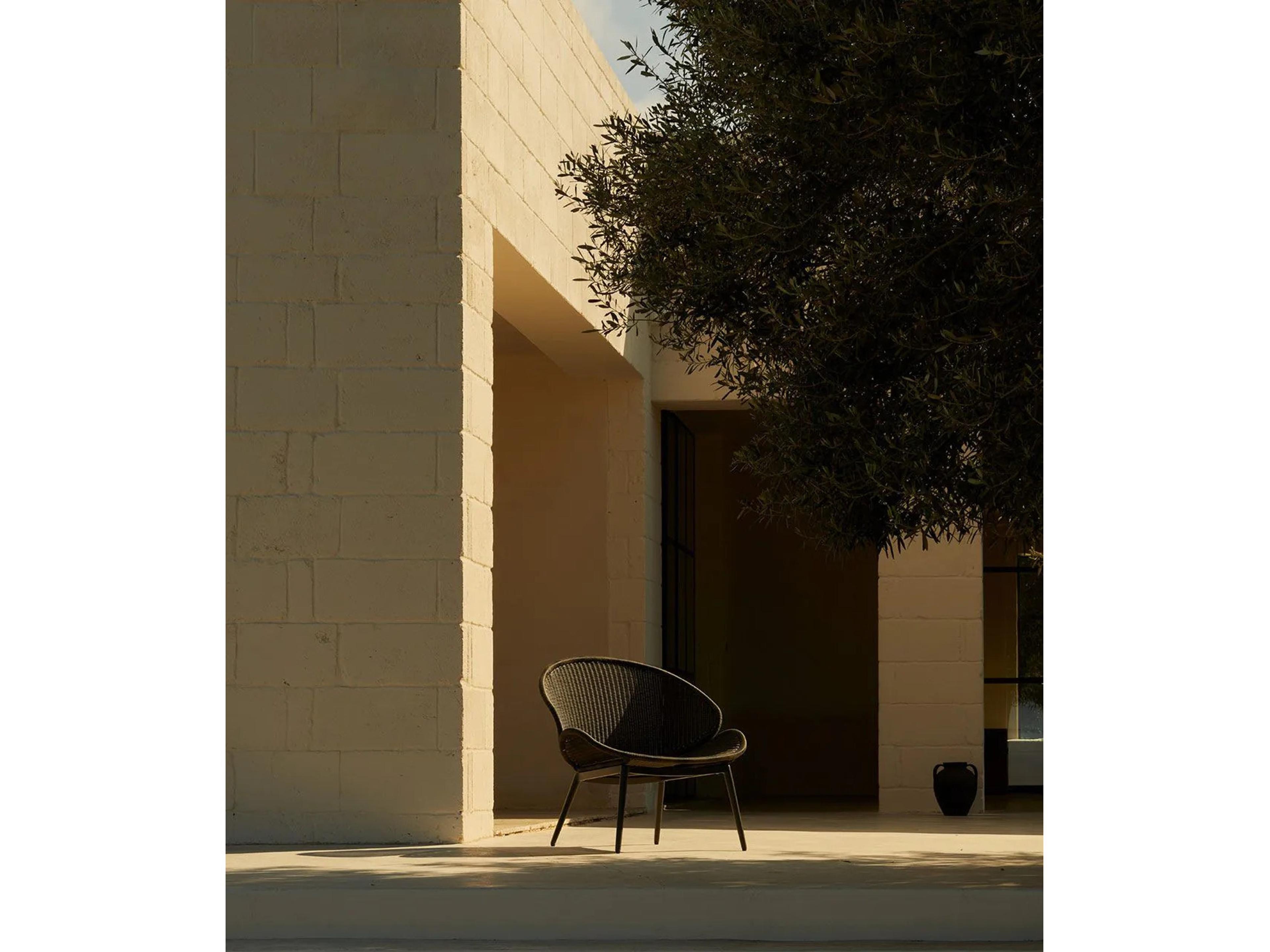 UnoPiu Nacre Garden Armchair in Antique Brown