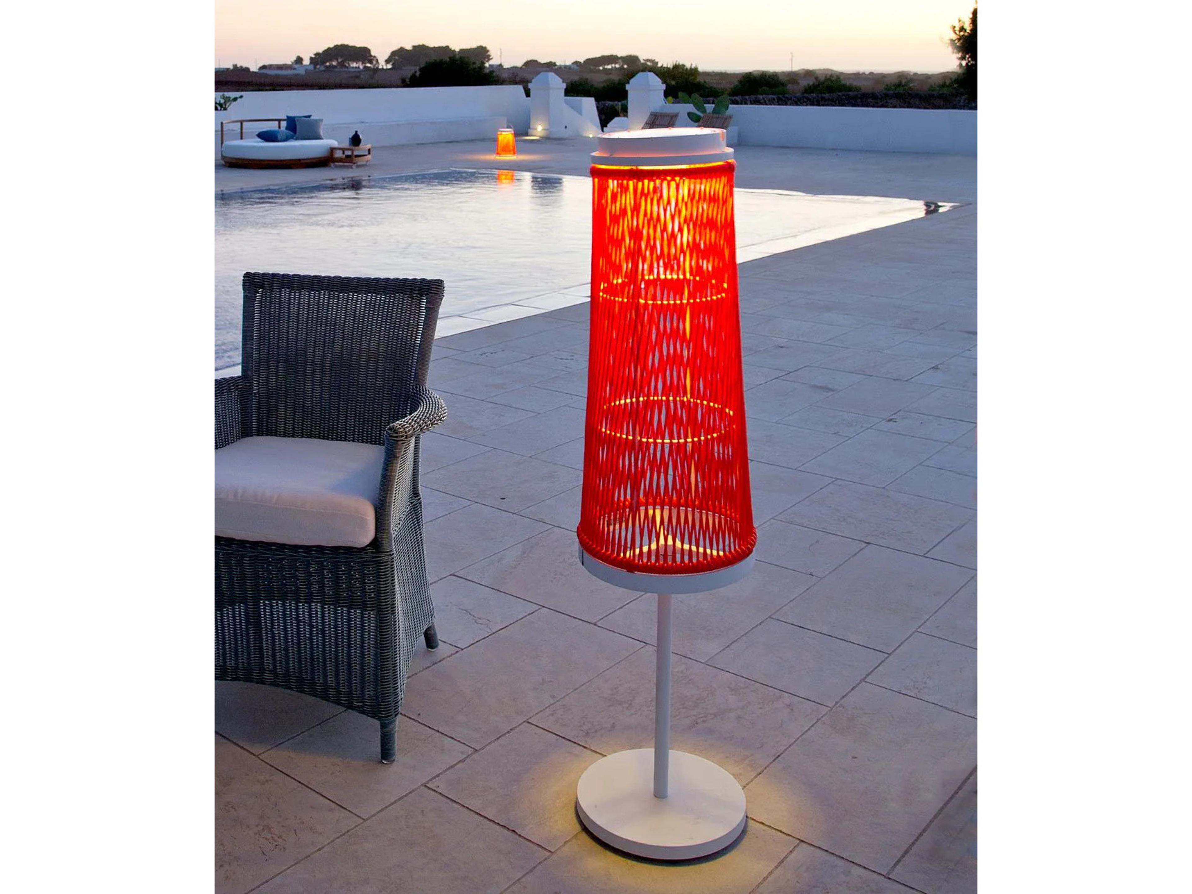 UnoPiu Solare Standing Lamp in White Aluminum