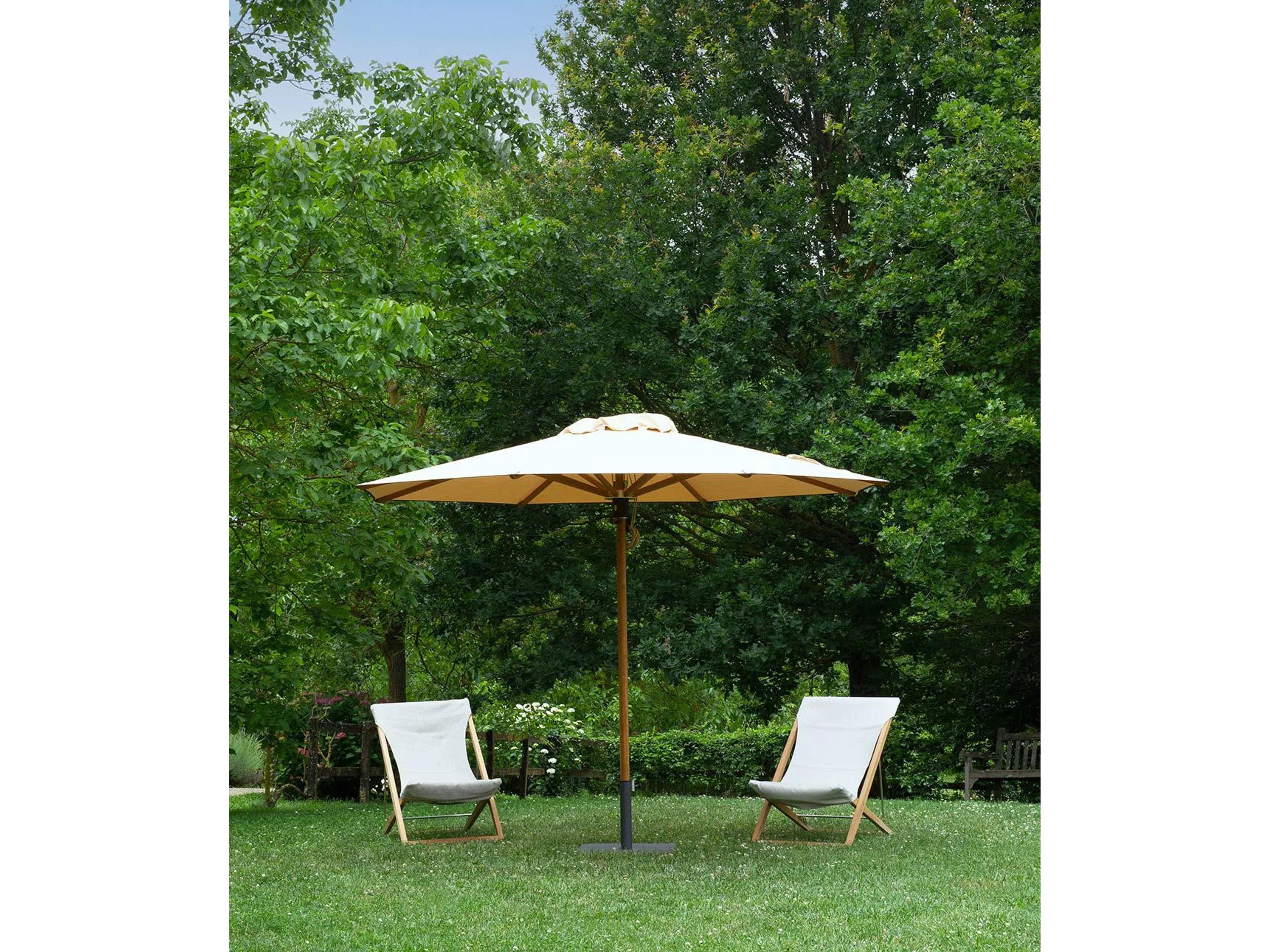 UnoPiu Damian Wood 137.80" Round Umbrella