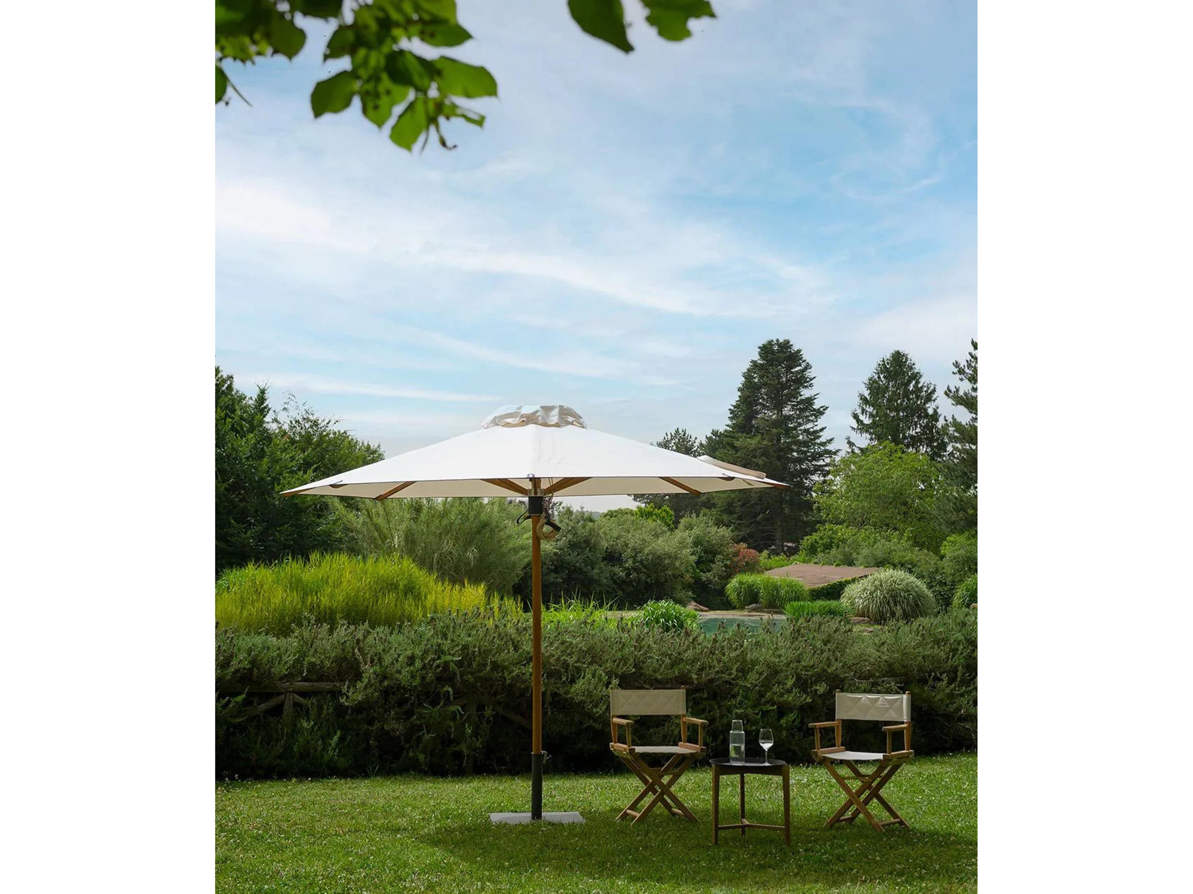 UnoPiu Damian Wood 137.80" Round Umbrella