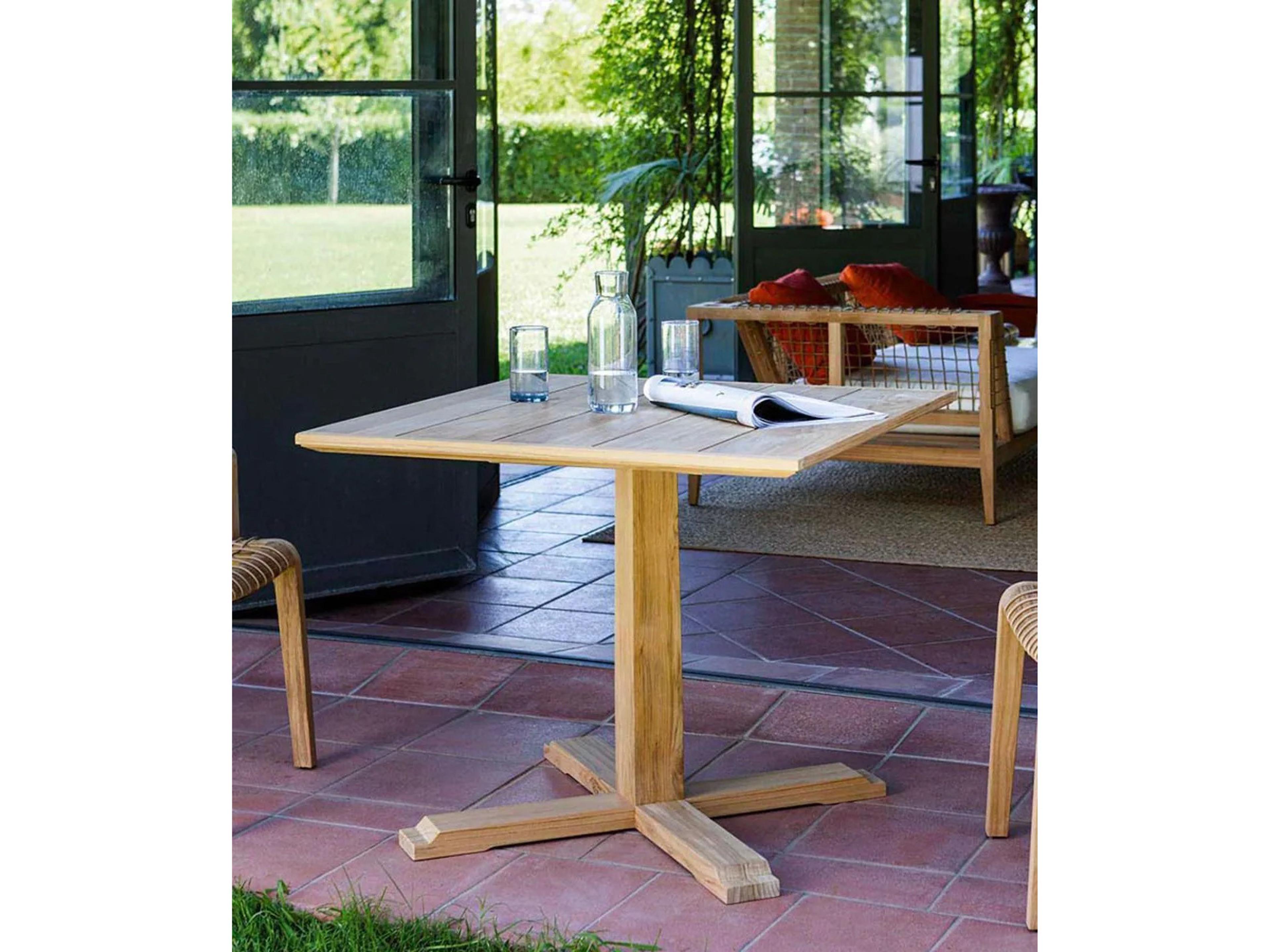 UnoPiu Synthesis Patio Bistro Table