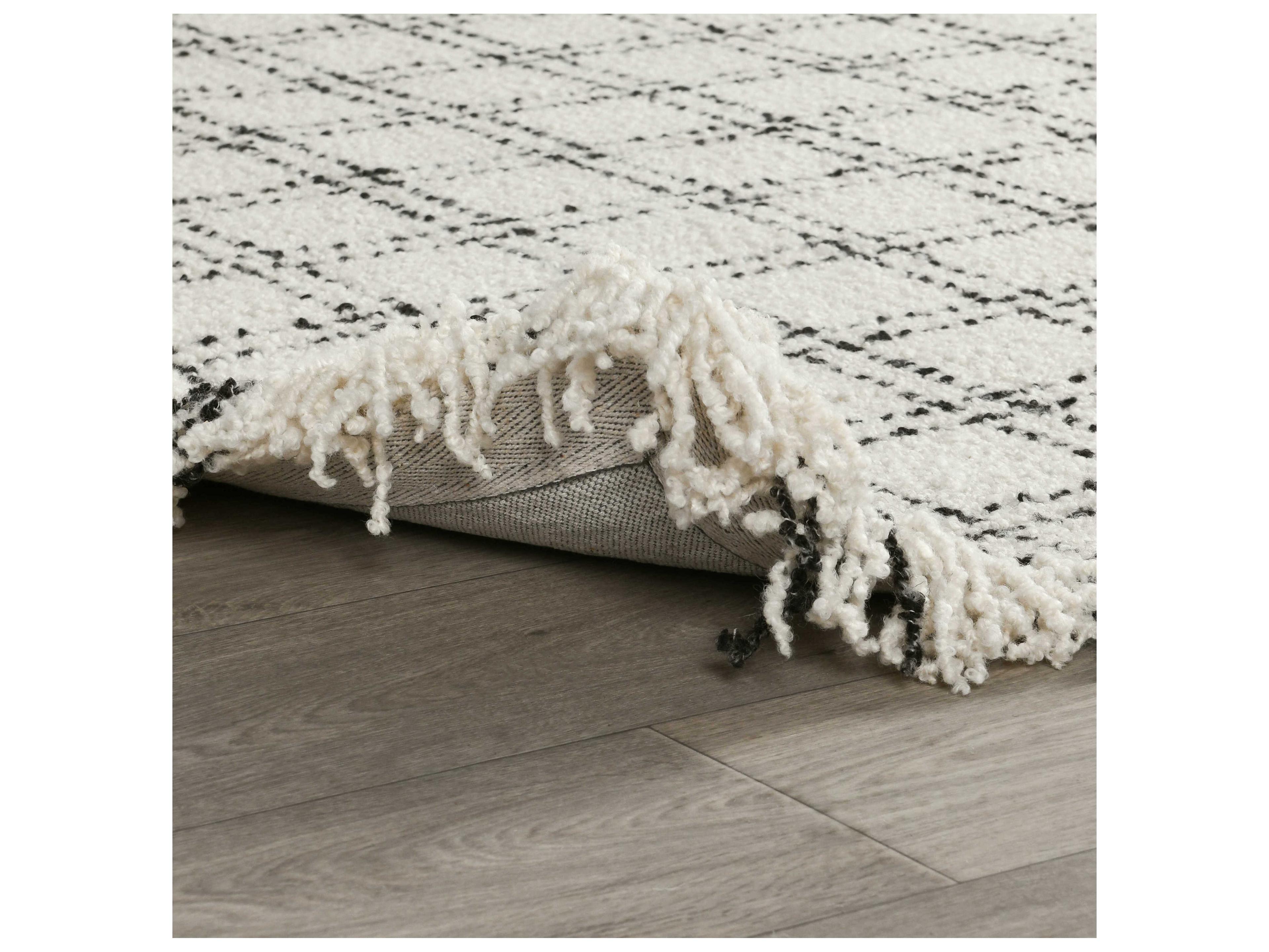 Villa by Classic Home Bradbury Geometric Area Rug