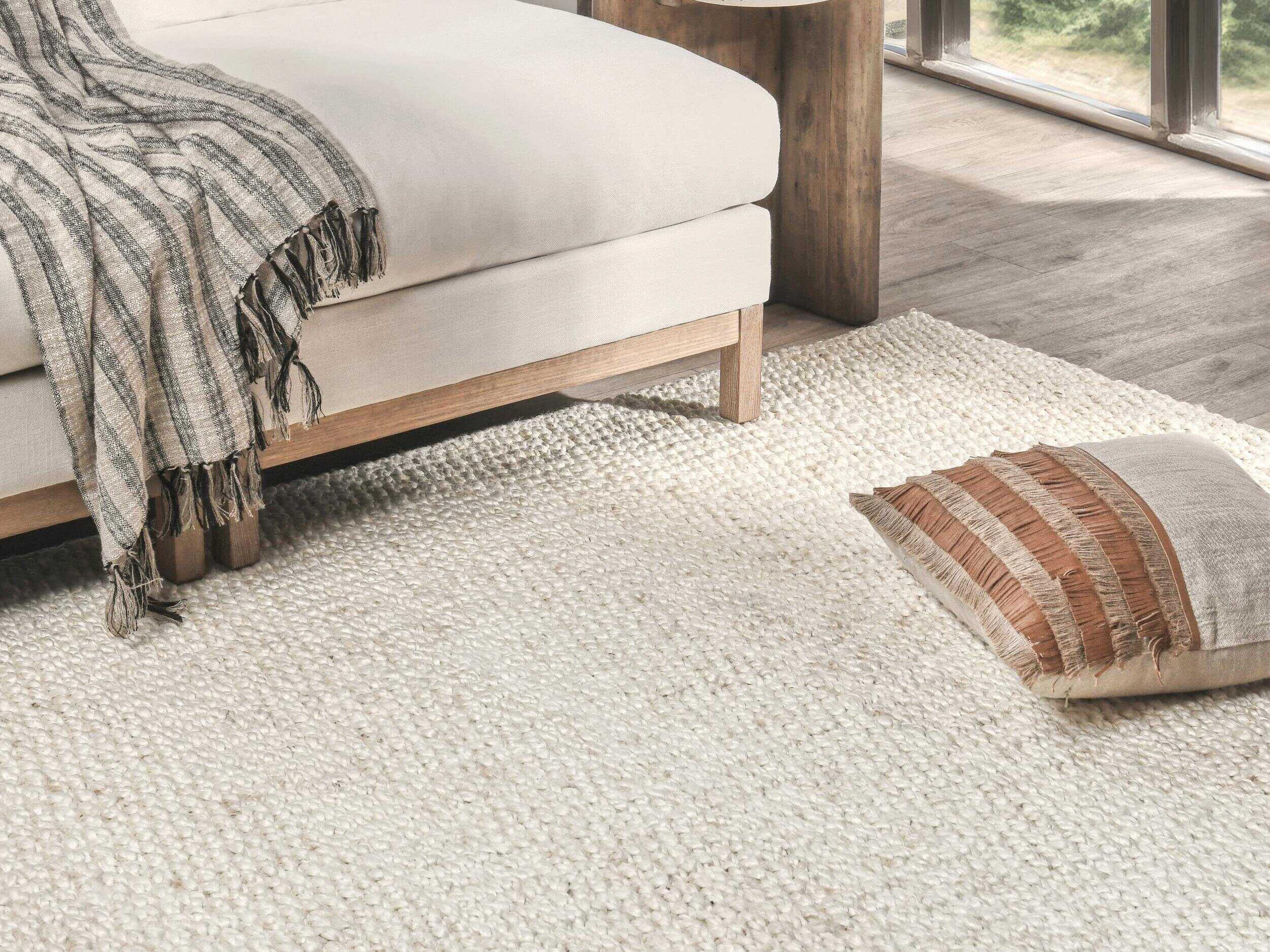 Villa by Classic Home Santa Area Rug