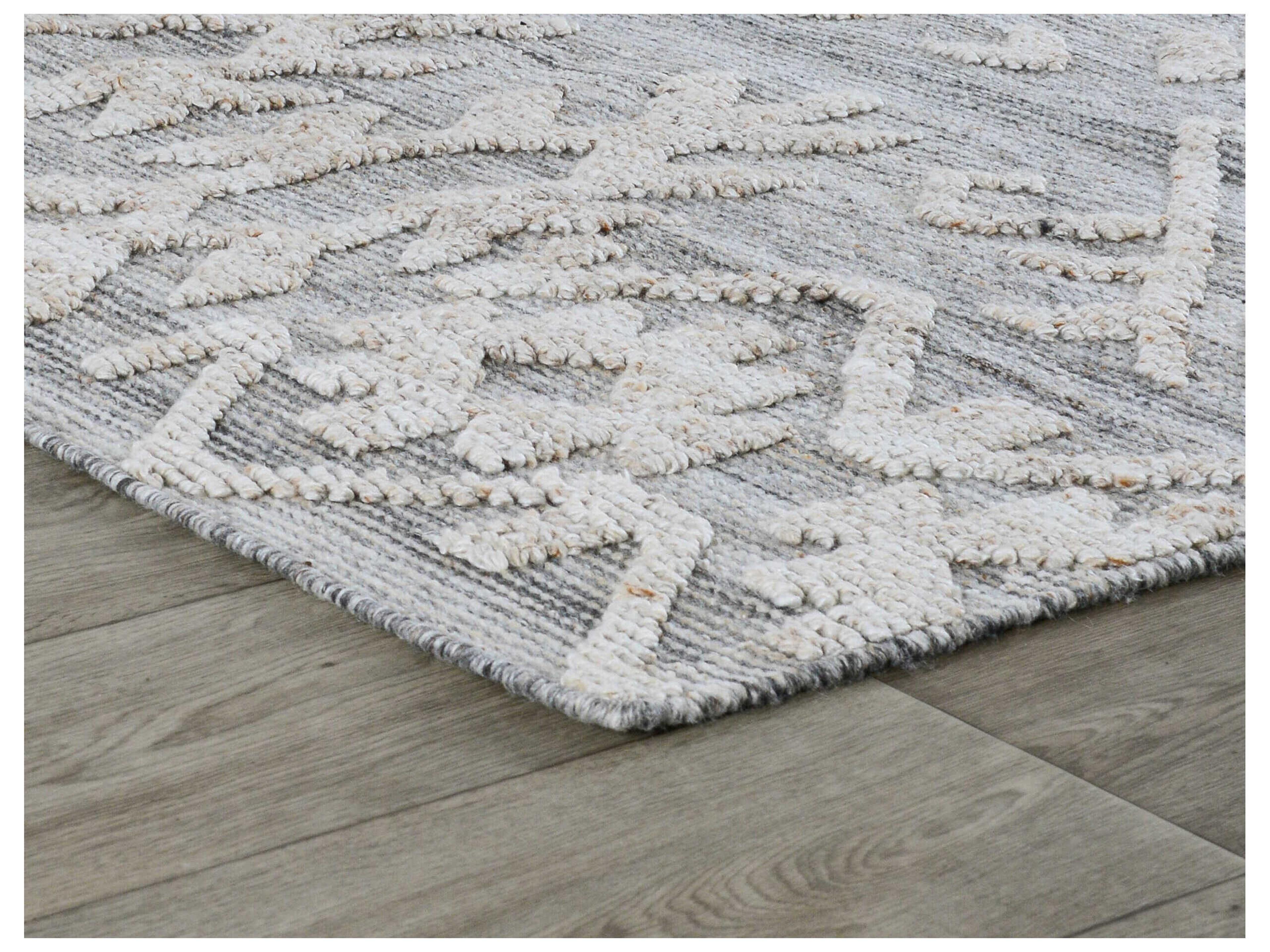 Villa by Classic Home Tundra Geometric Area Rug