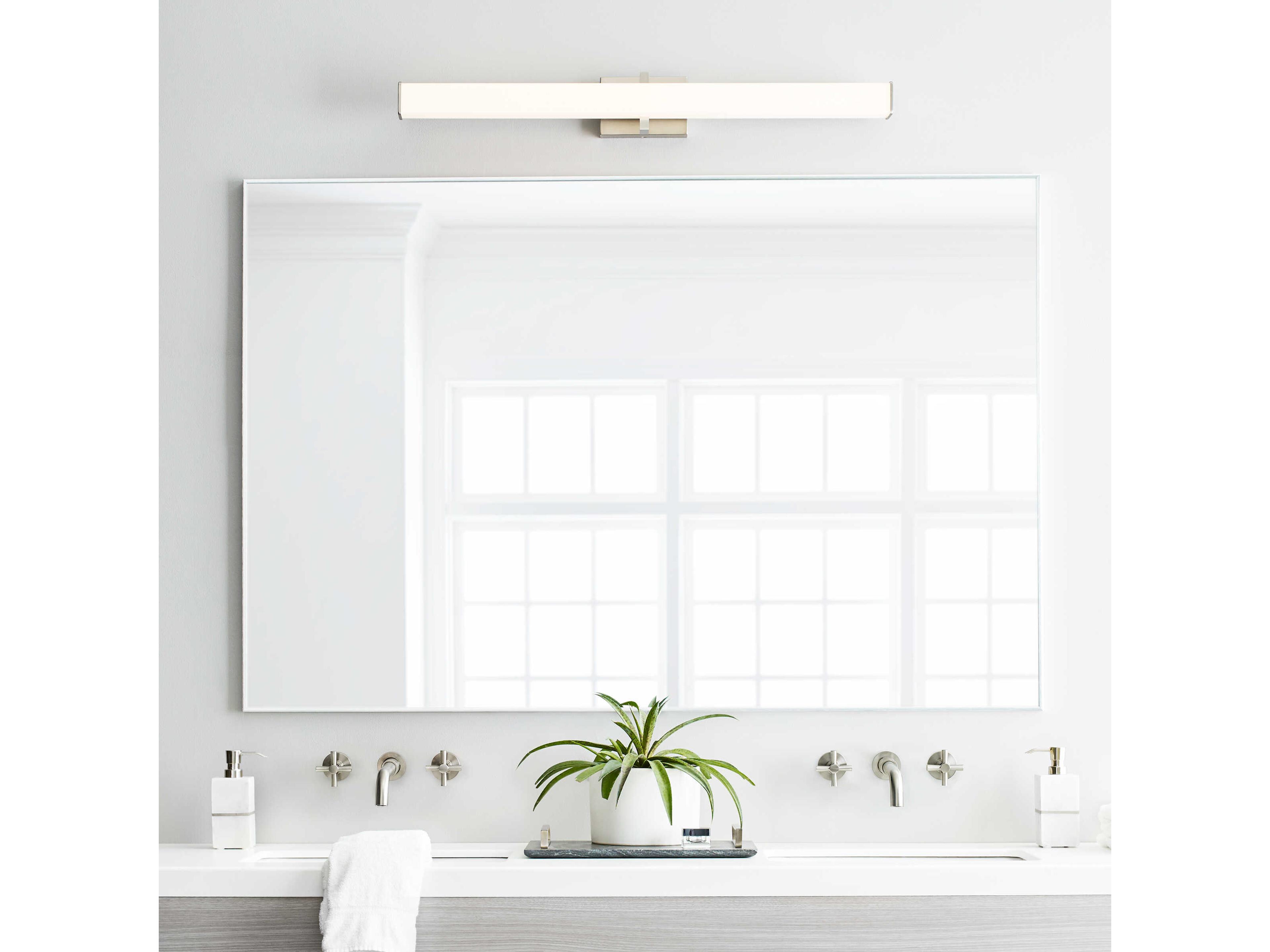 Visual Comfort Modern Ellis 1-Light Satin Nickel Vanity Light