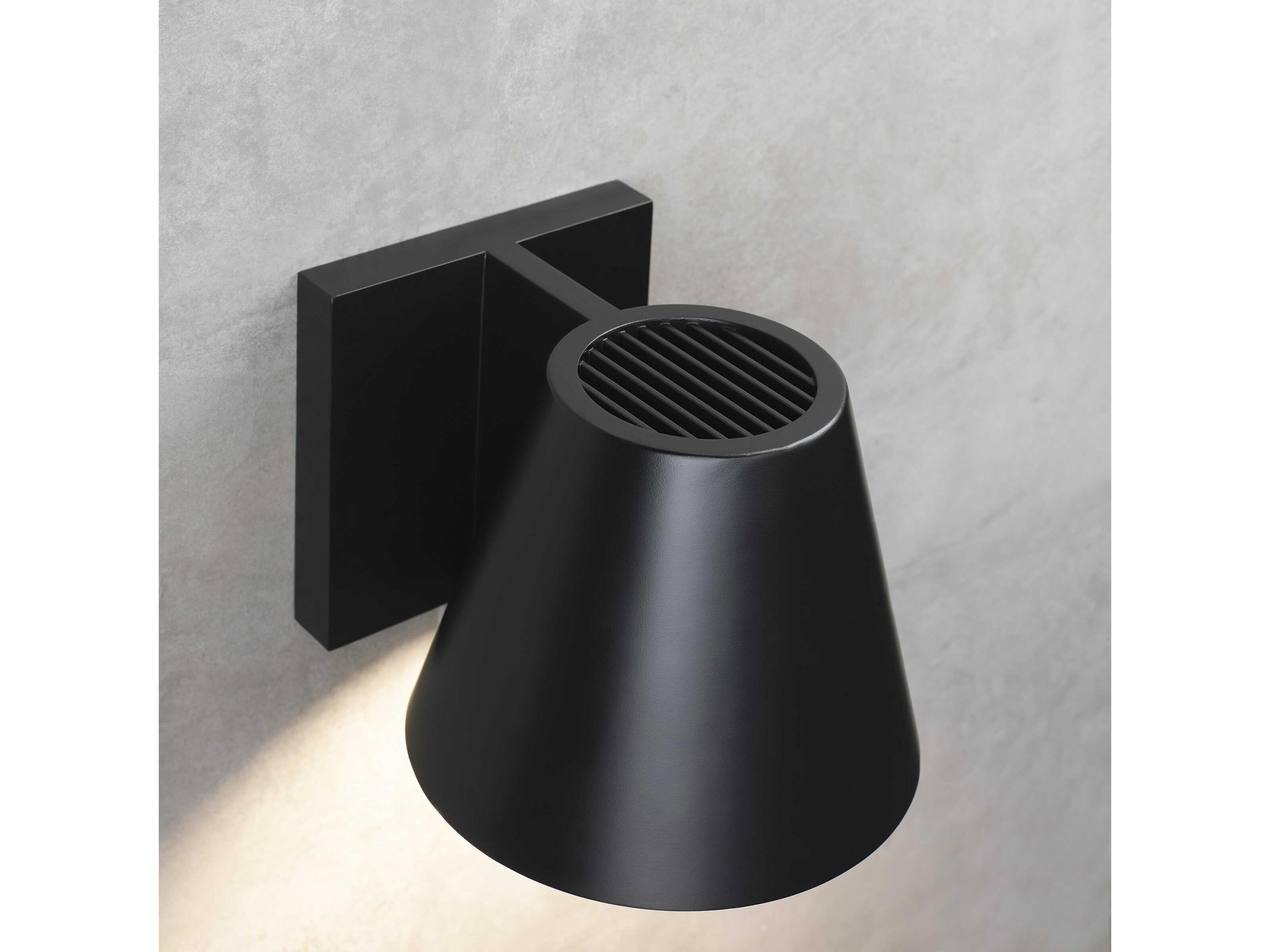 Visual Comfort Modern Bowman 1 - Light Outdoor Wall Light
