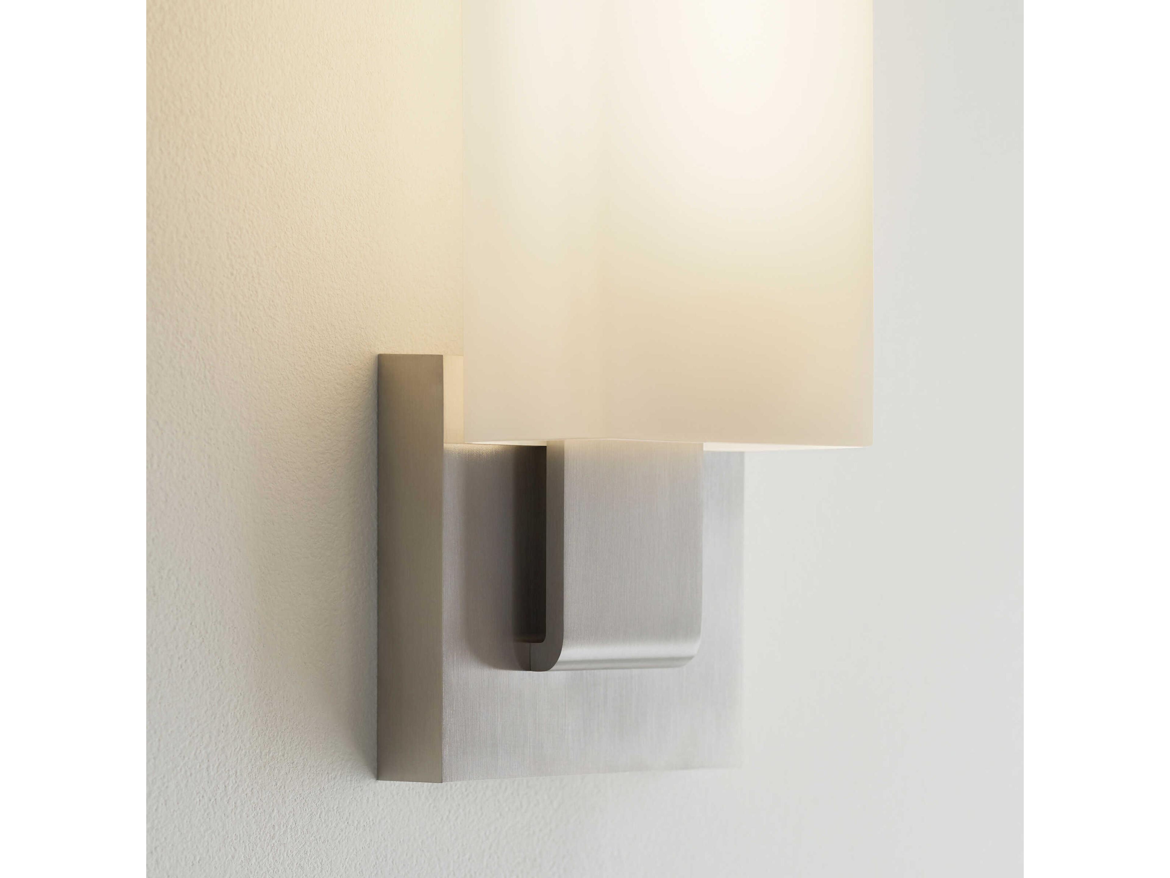 Visual Comfort Modern Kisdon 1-Light Satin Nickel Wall Sconce
