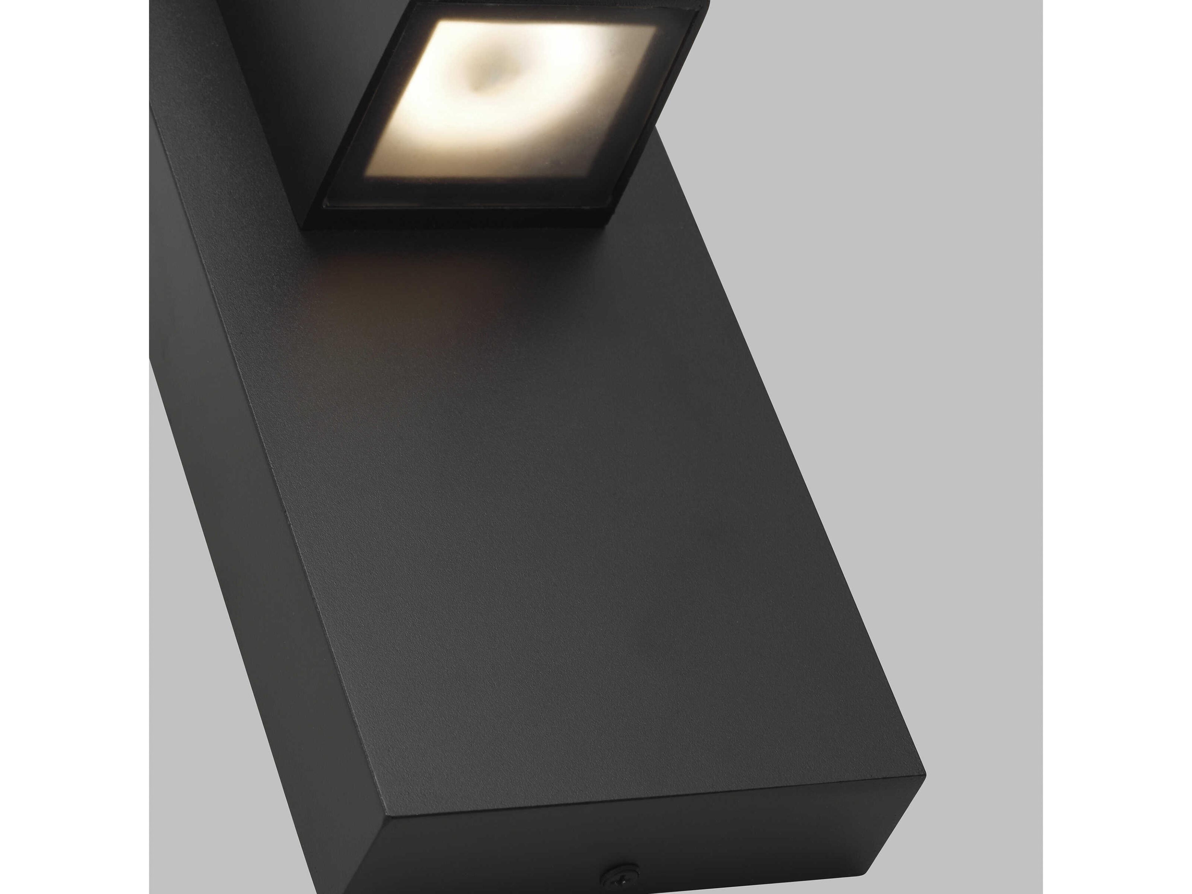 Visual Comfort Modern Peak 1-Light Outdoor Wall Light