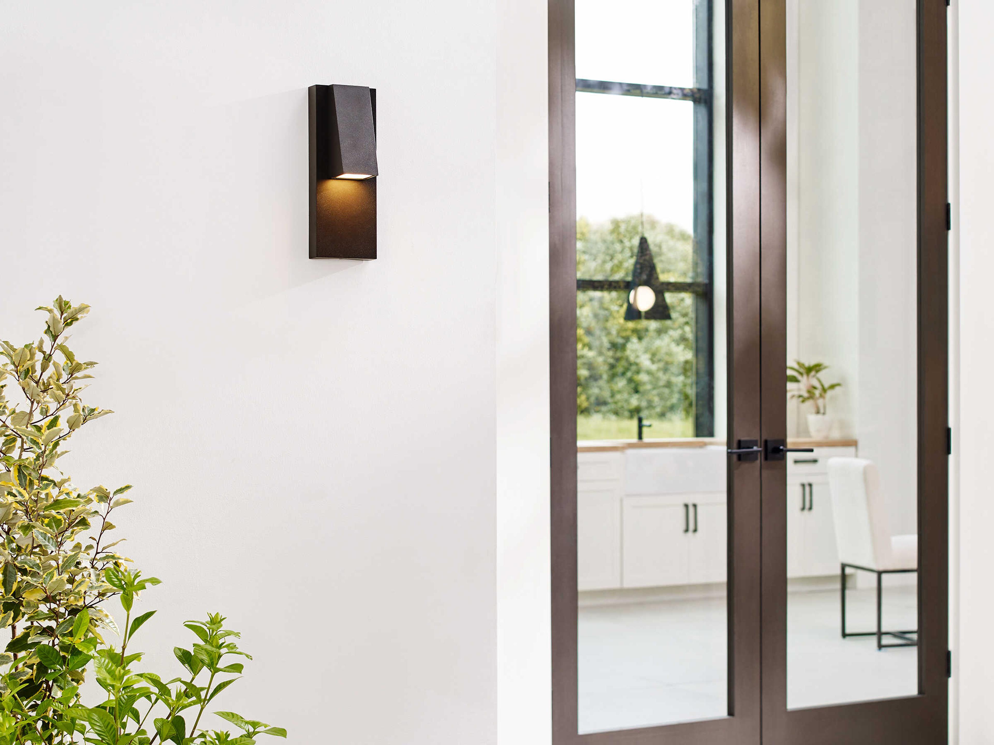 Visual Comfort Modern Peak 1-Light Outdoor Wall Light