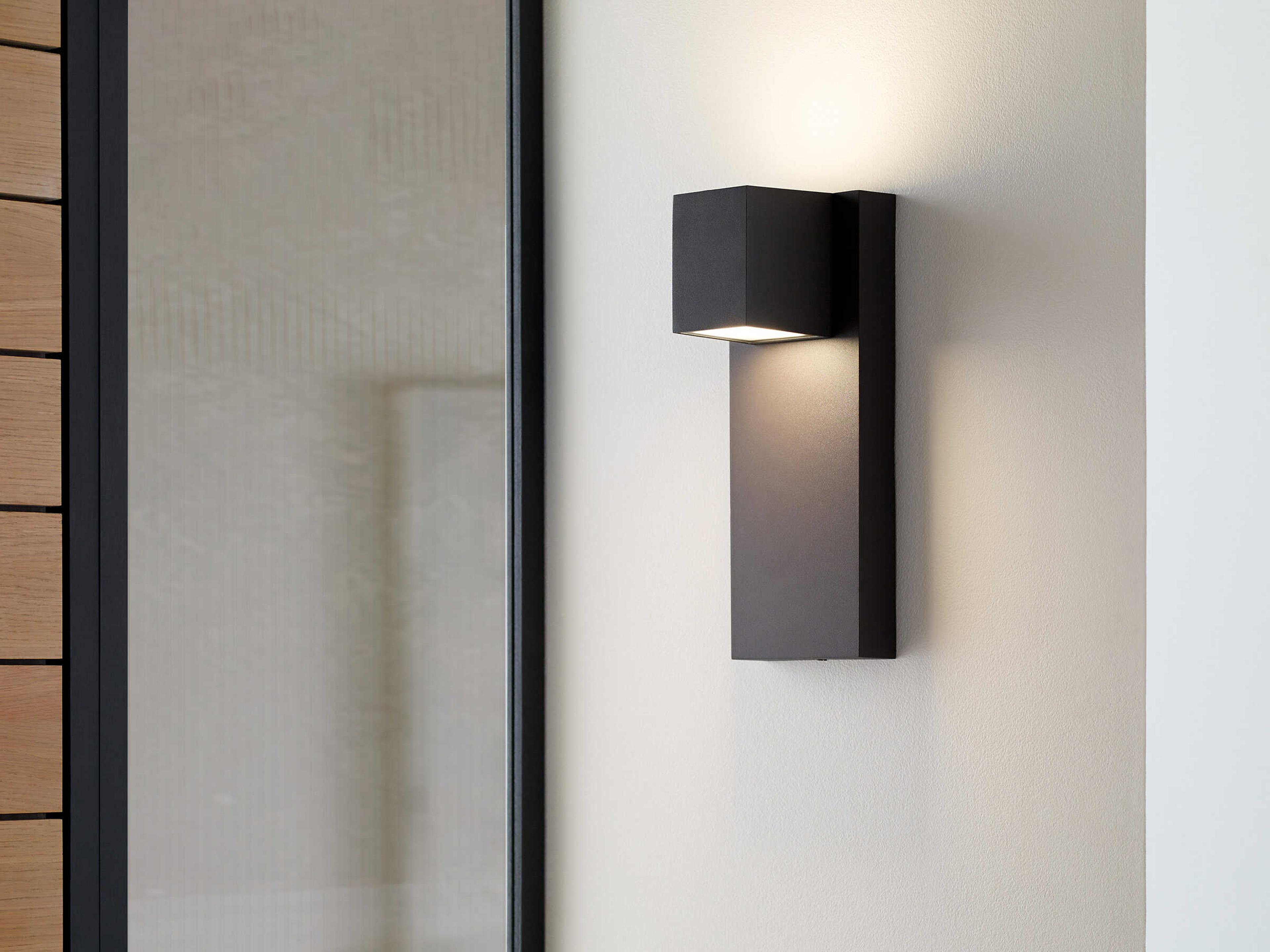 Visual Comfort Modern Quadrate 1-Light Outdoor Wall Light
