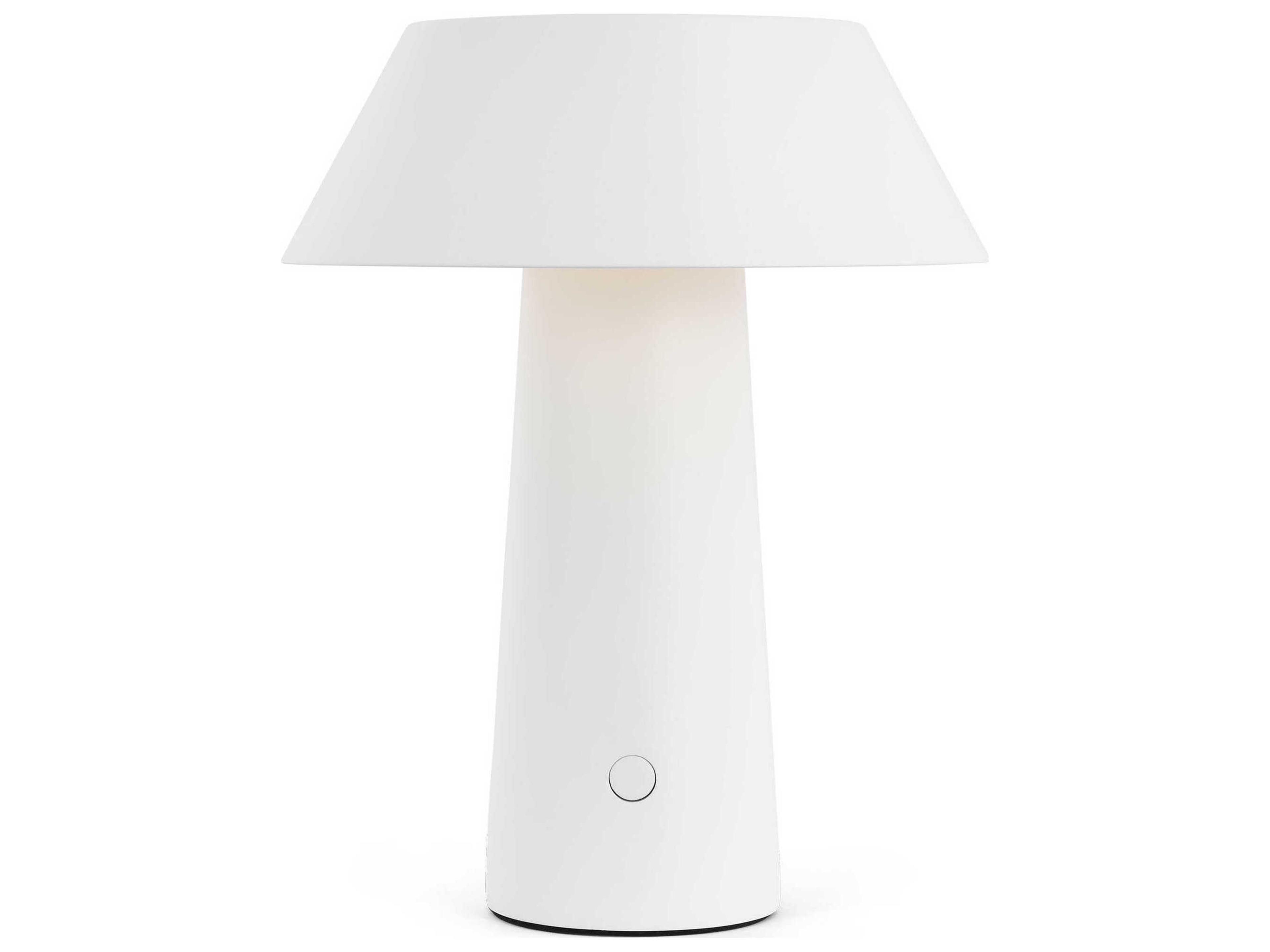 Visual Comfort Modern Sesa 1-Light Outdoor Lamp