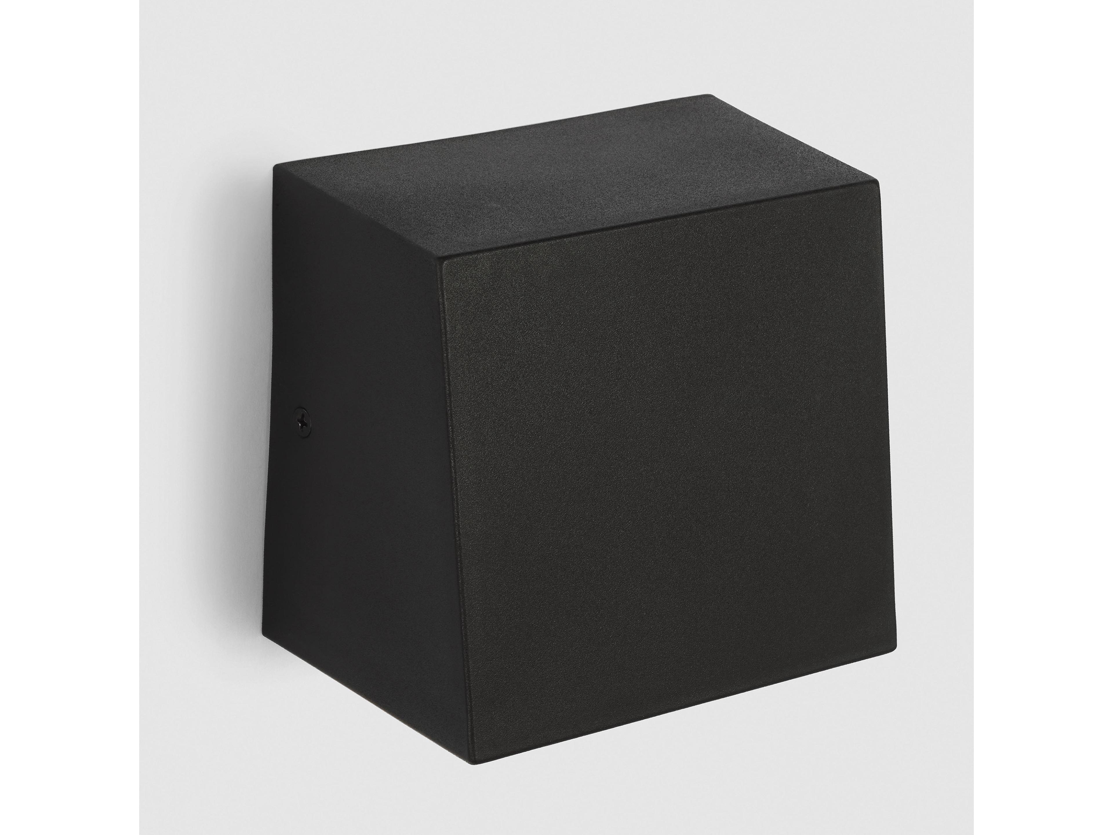 Visual Comfort Studio Kakudo 1-Light Outdoor Wall Light