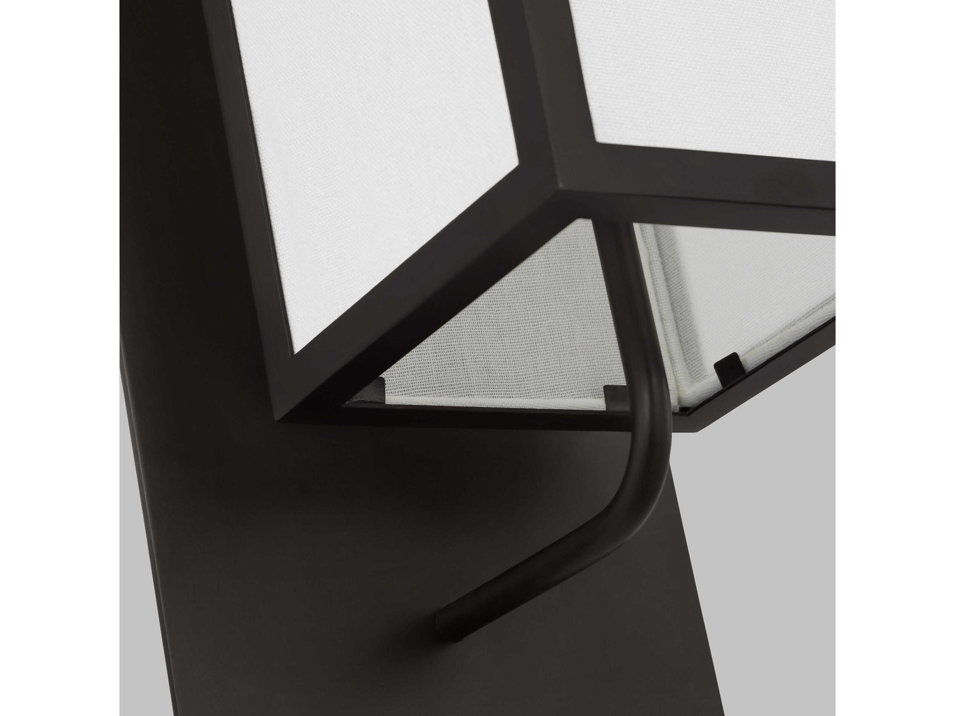 Visual Comfort Studio Dresden 1-Light Outdoor Wall Light