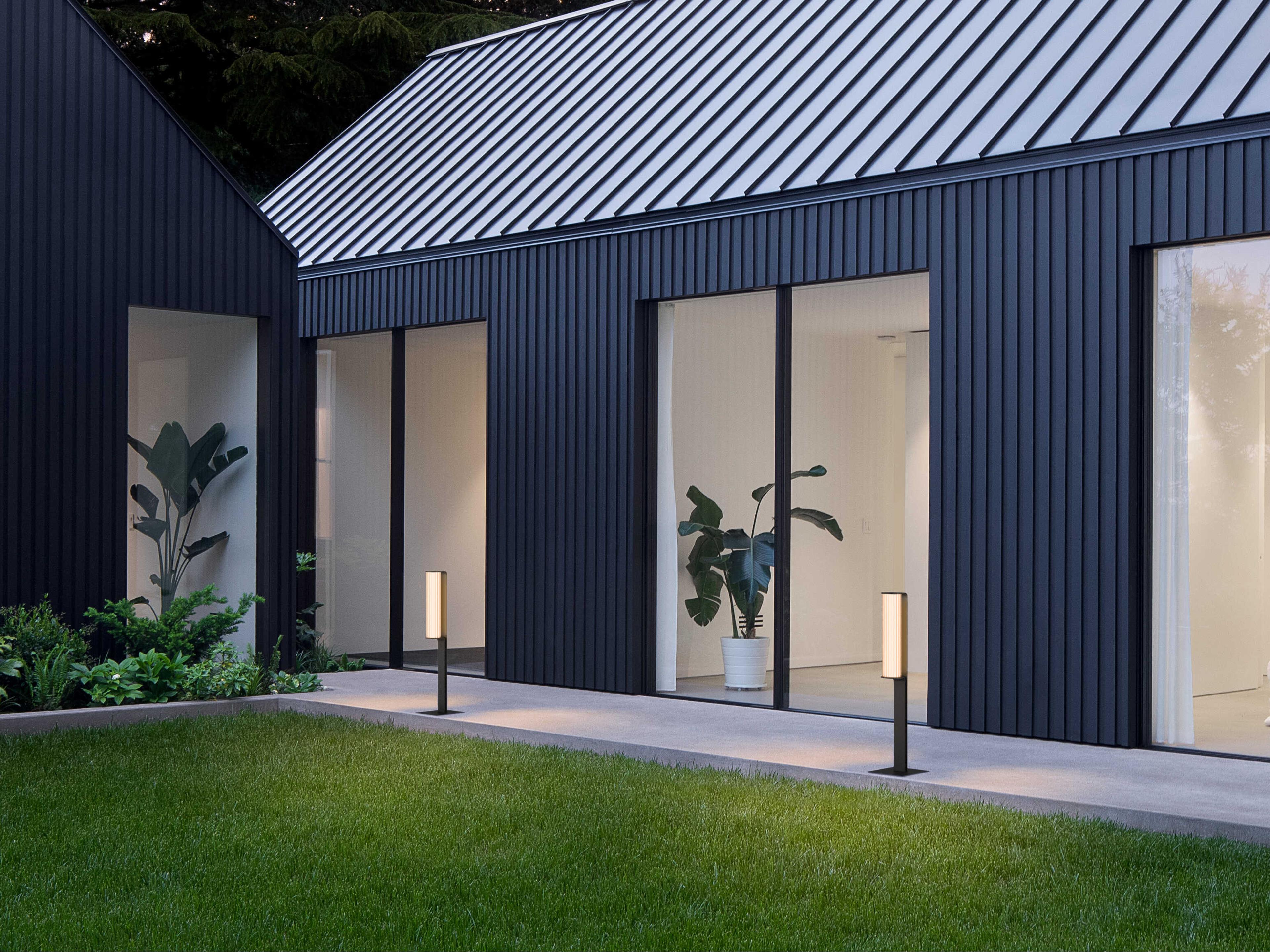 Vibia Class 1-Light Outdoor Path Light