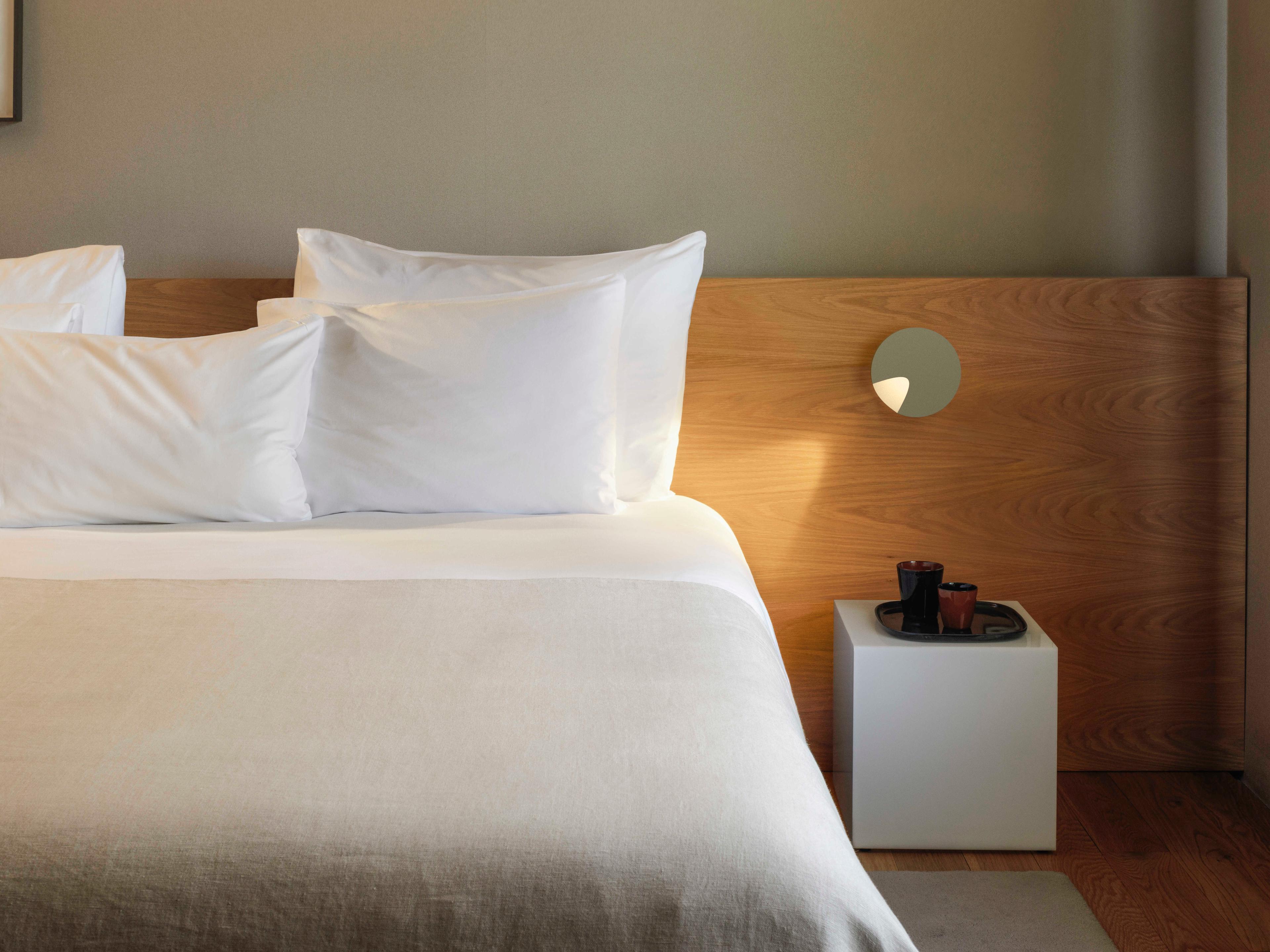 Vibia Dots 1-Light Green Wall Sconce