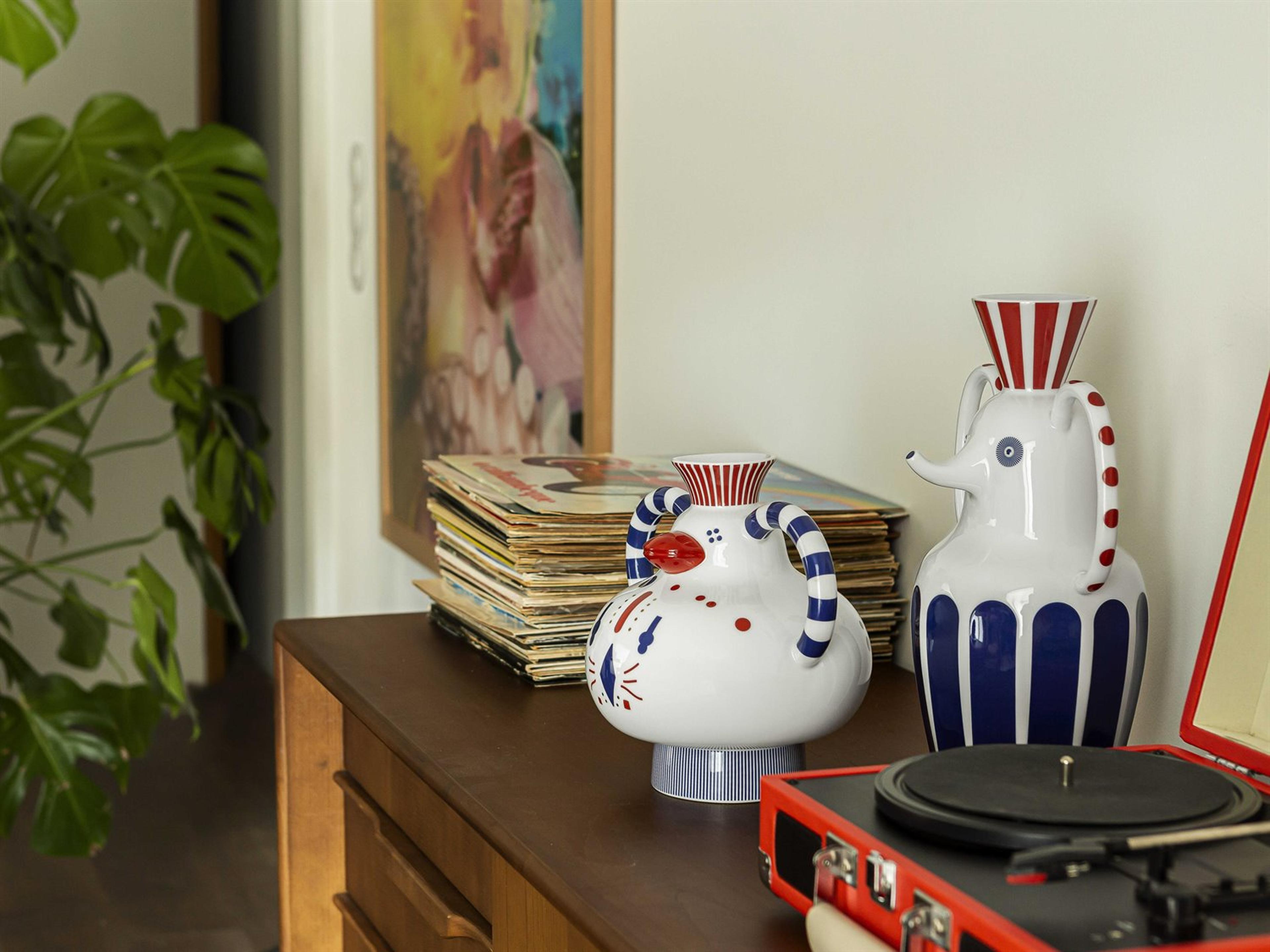 Vista Alegre Folkifunki Chicken Vase
