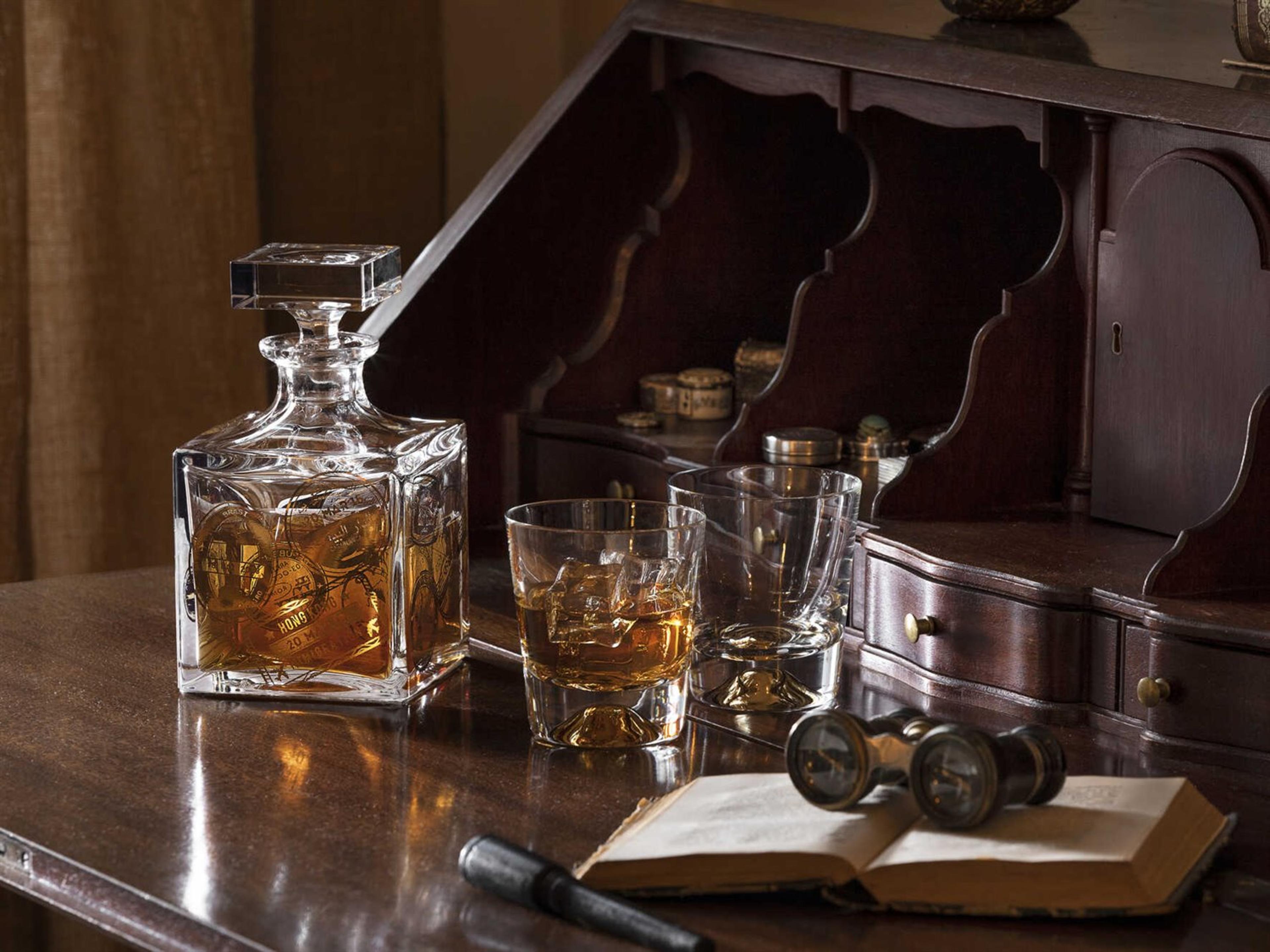 Vista Alegre Passport Whisky Decanter