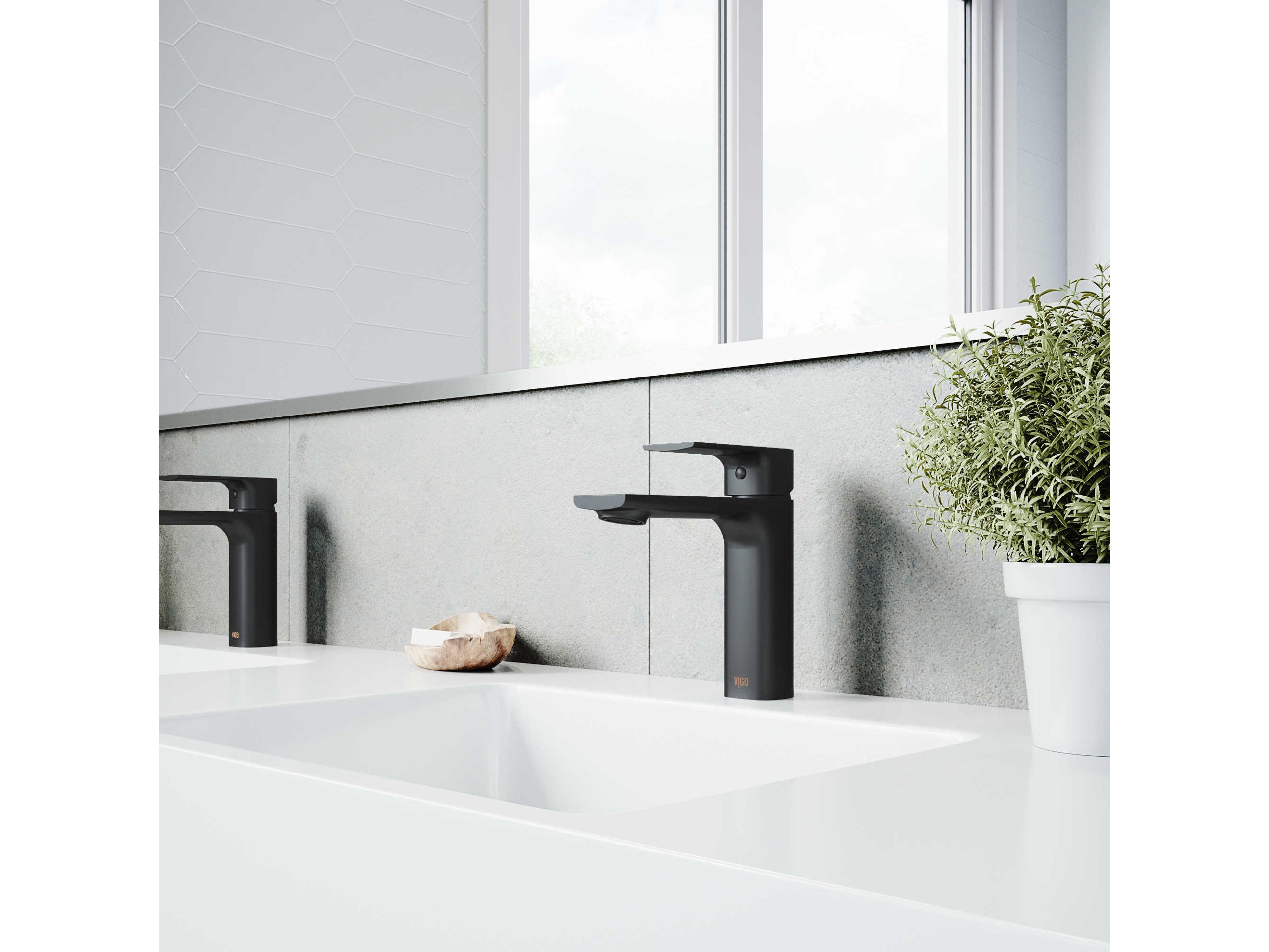 Vigo Davidson Matte Black 1-Handle Vessel Bathroom Faucet