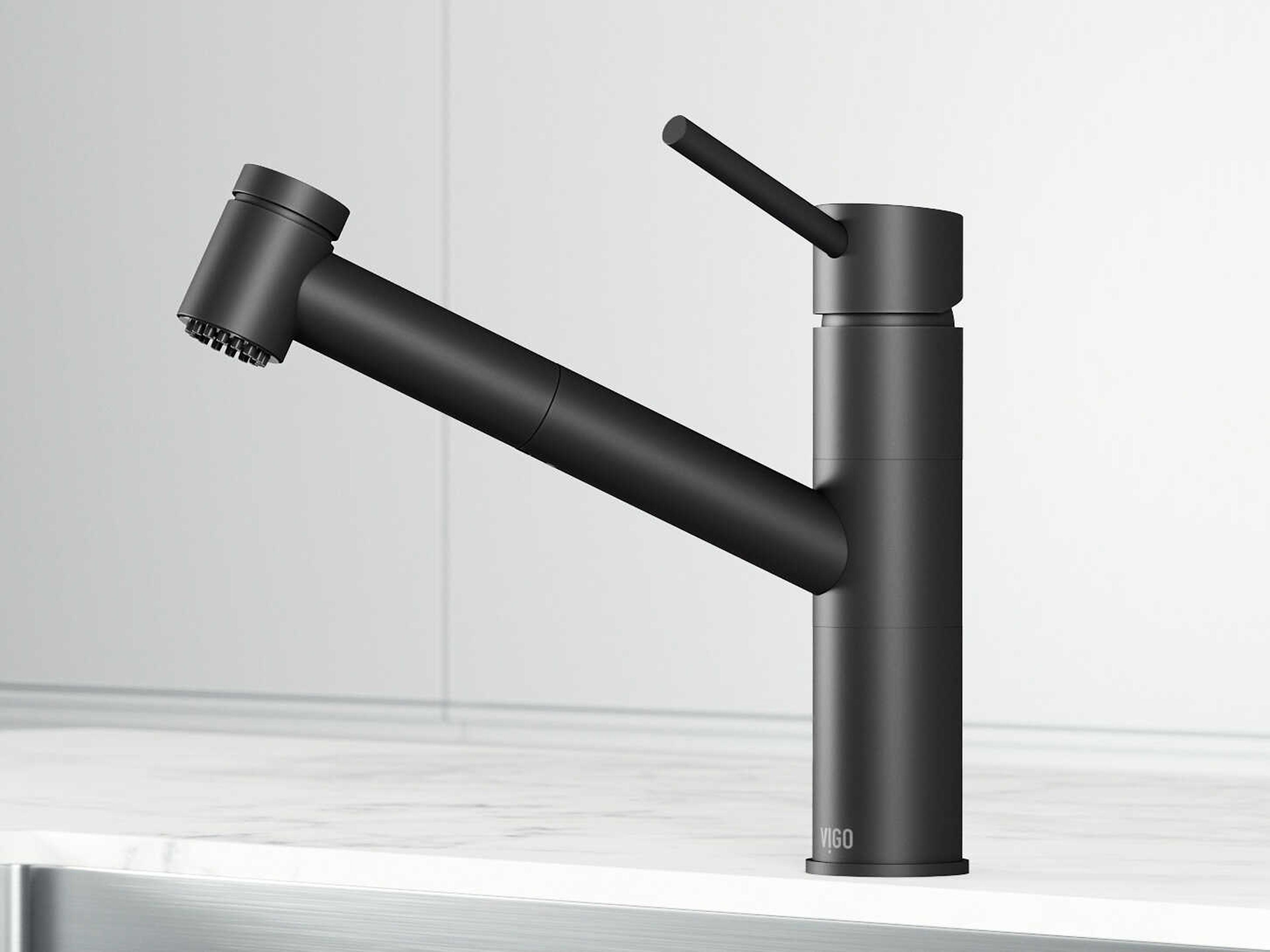 Branson Single Handle Pull Out Spray Kitchen Faucet in Matte Black