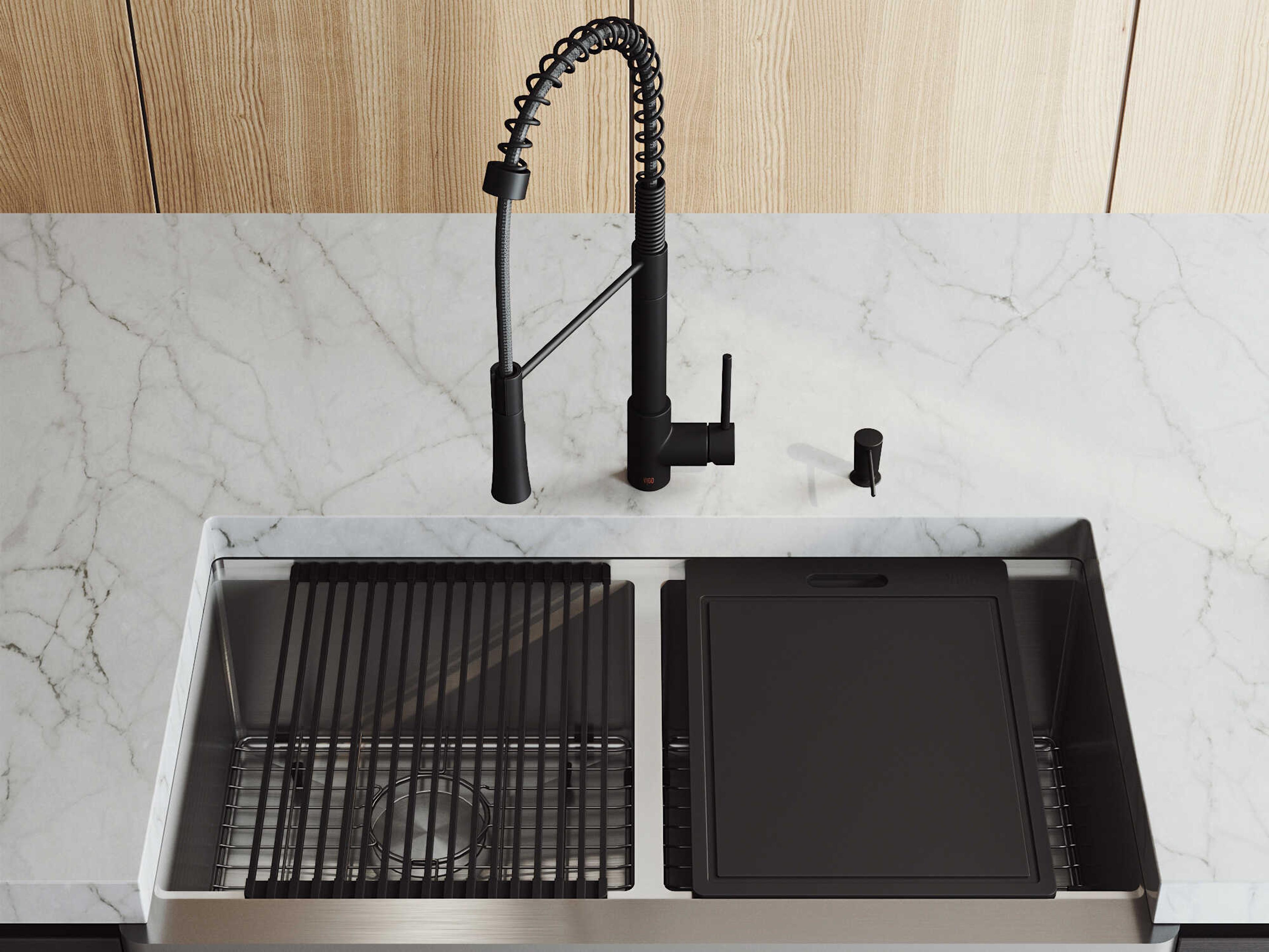 Vigo Oxford Stainless Steel 36" Rectangular Double-Bowl Undermount Flat-Front Farmhouse Kitchen Sink with Matte Black Pull-Down Sprayer Laurelton Faucet, Soap Dispenser and Grid