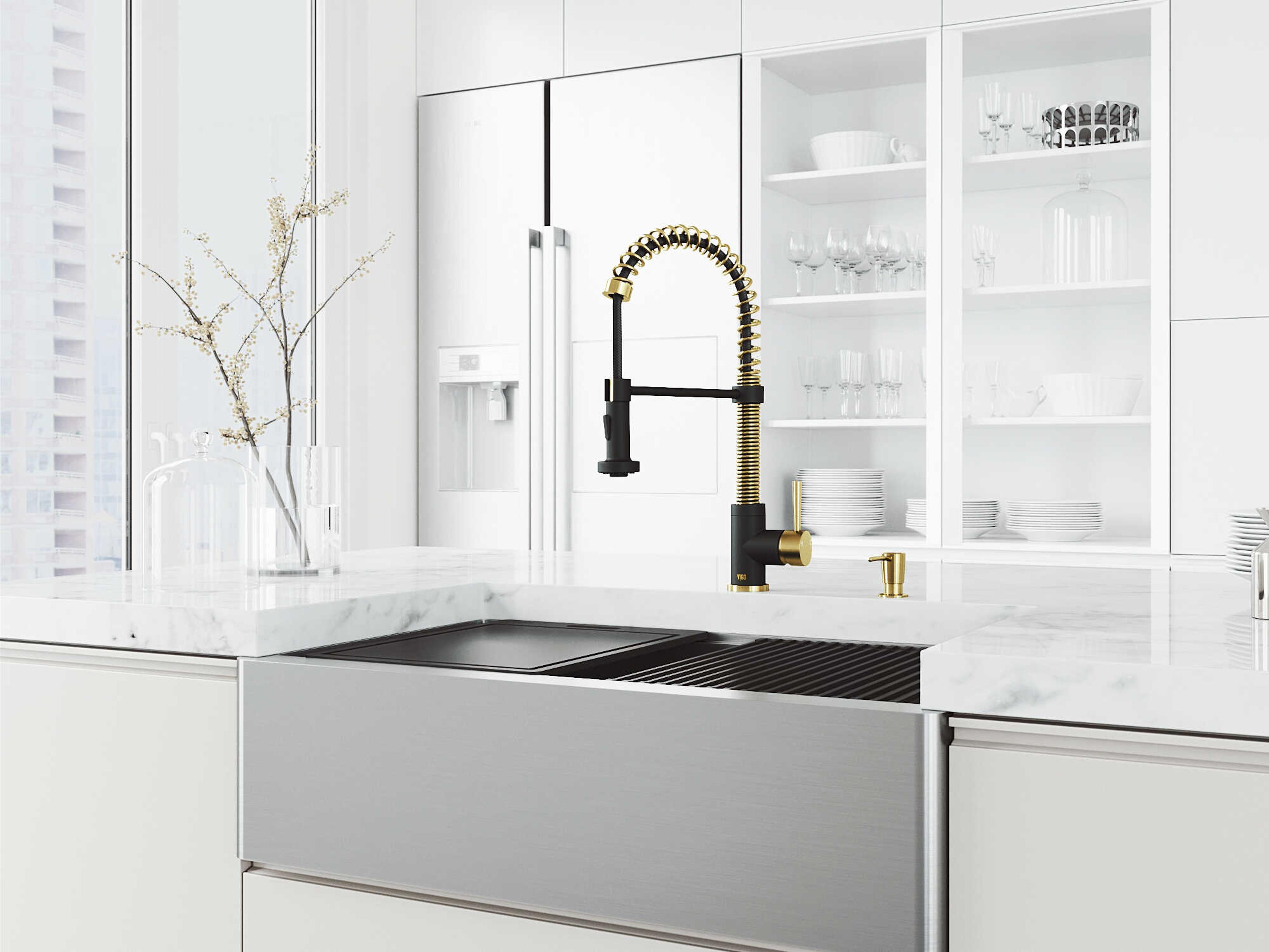 Vigo Oxford Stainless Steel 33" Rectangular Single-Bowl Farmhouse Kitchen Sink with Matte Gold / Matte Black Faucet