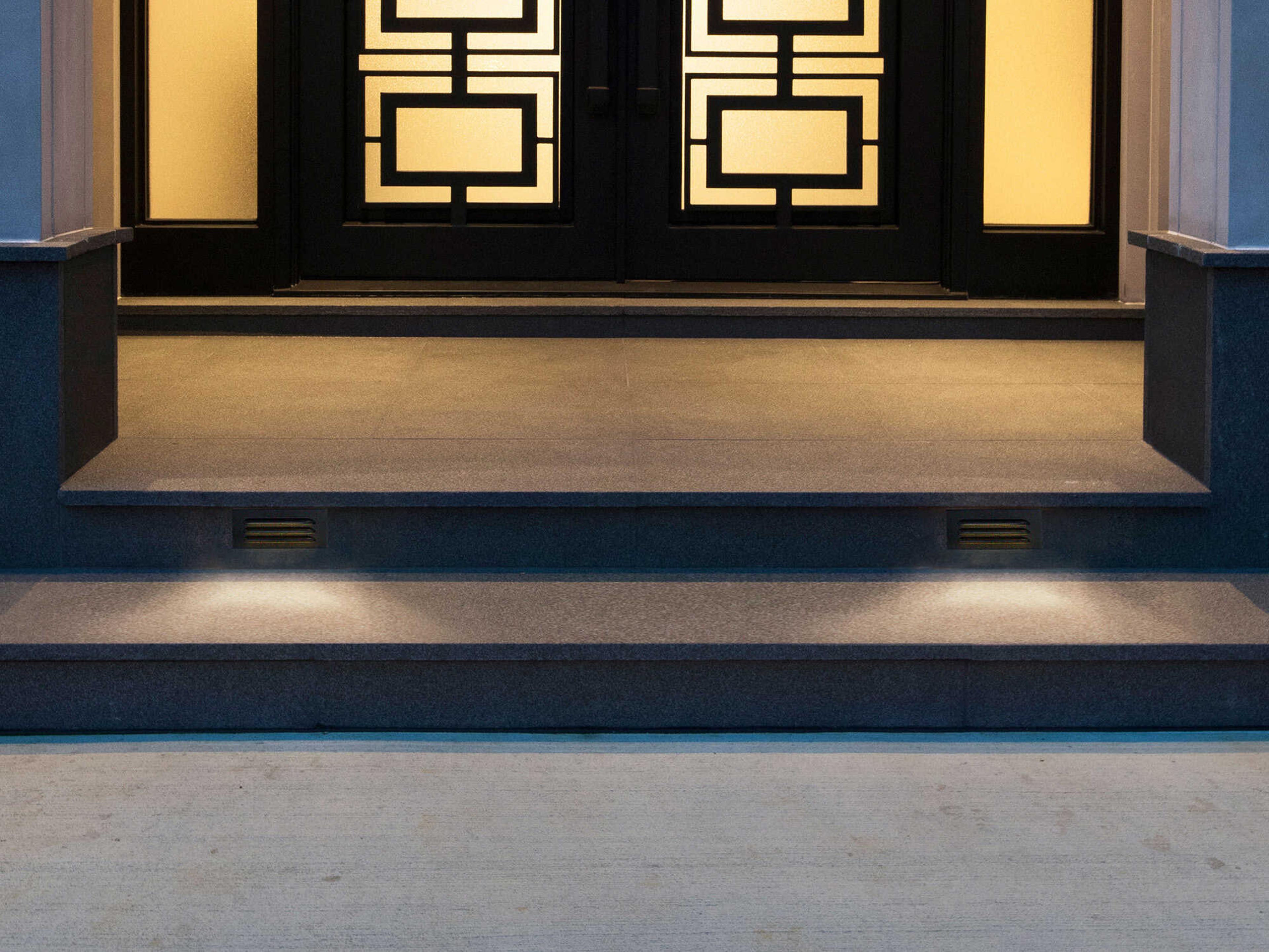 WAC Lighting 1-Light Outdoor Surface Mount Step and Wall Light