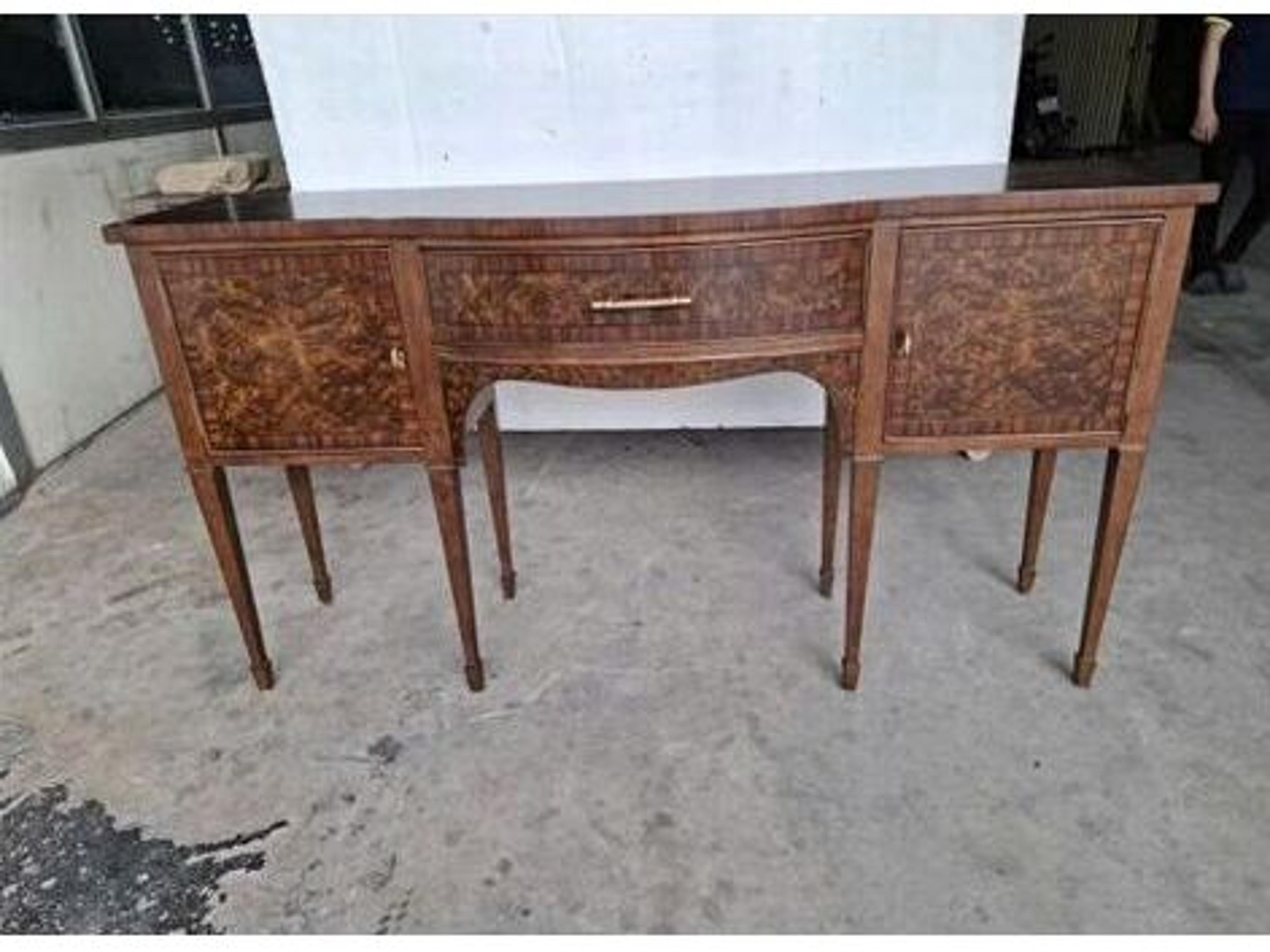 Henley Serving Console