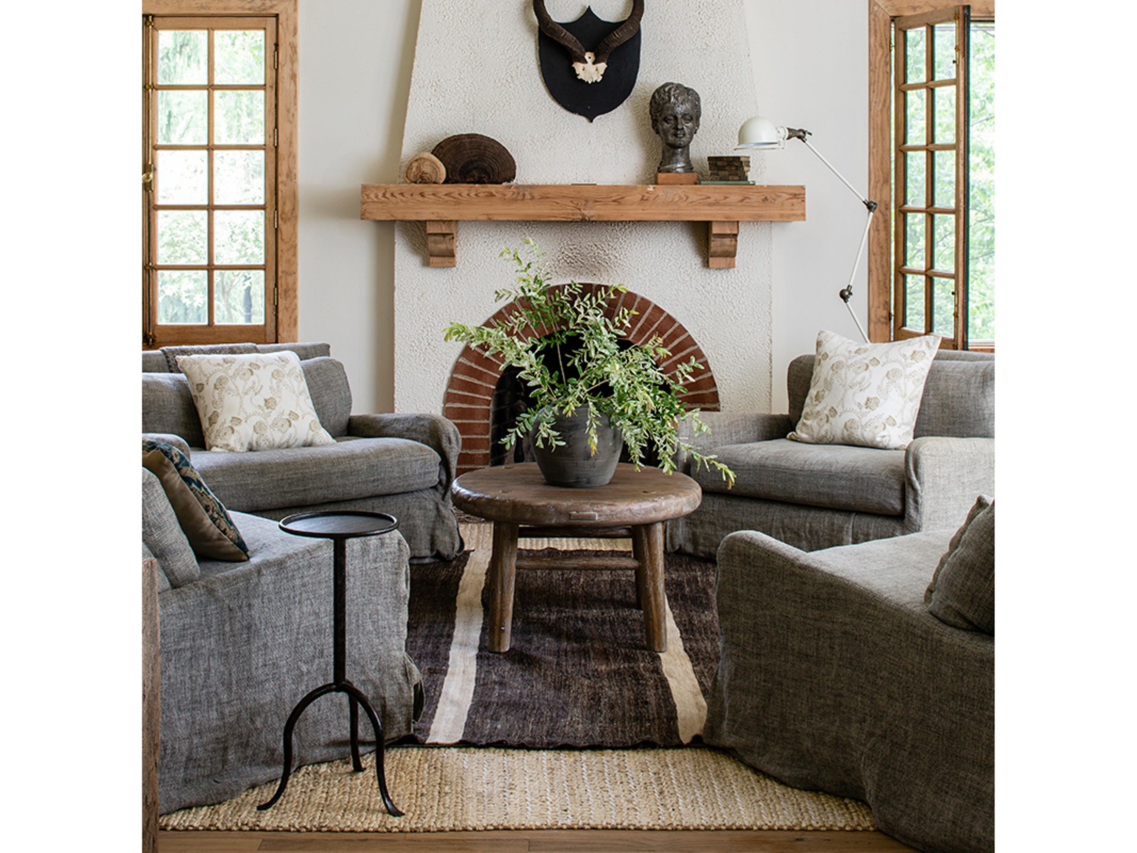 Woodbridge Drinkers Friend Table