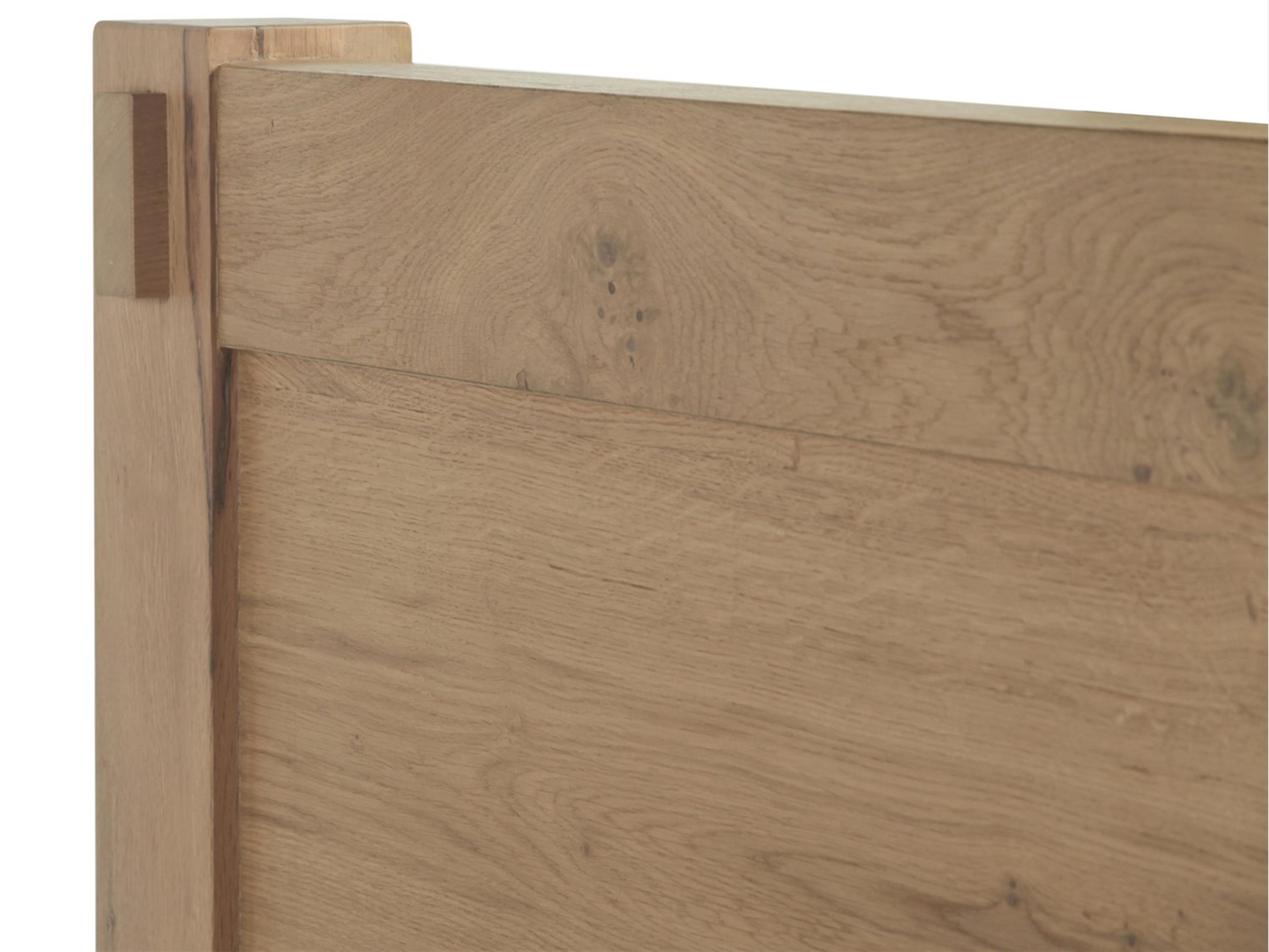 World Interiors Alpine Oak Wood Queen Bed