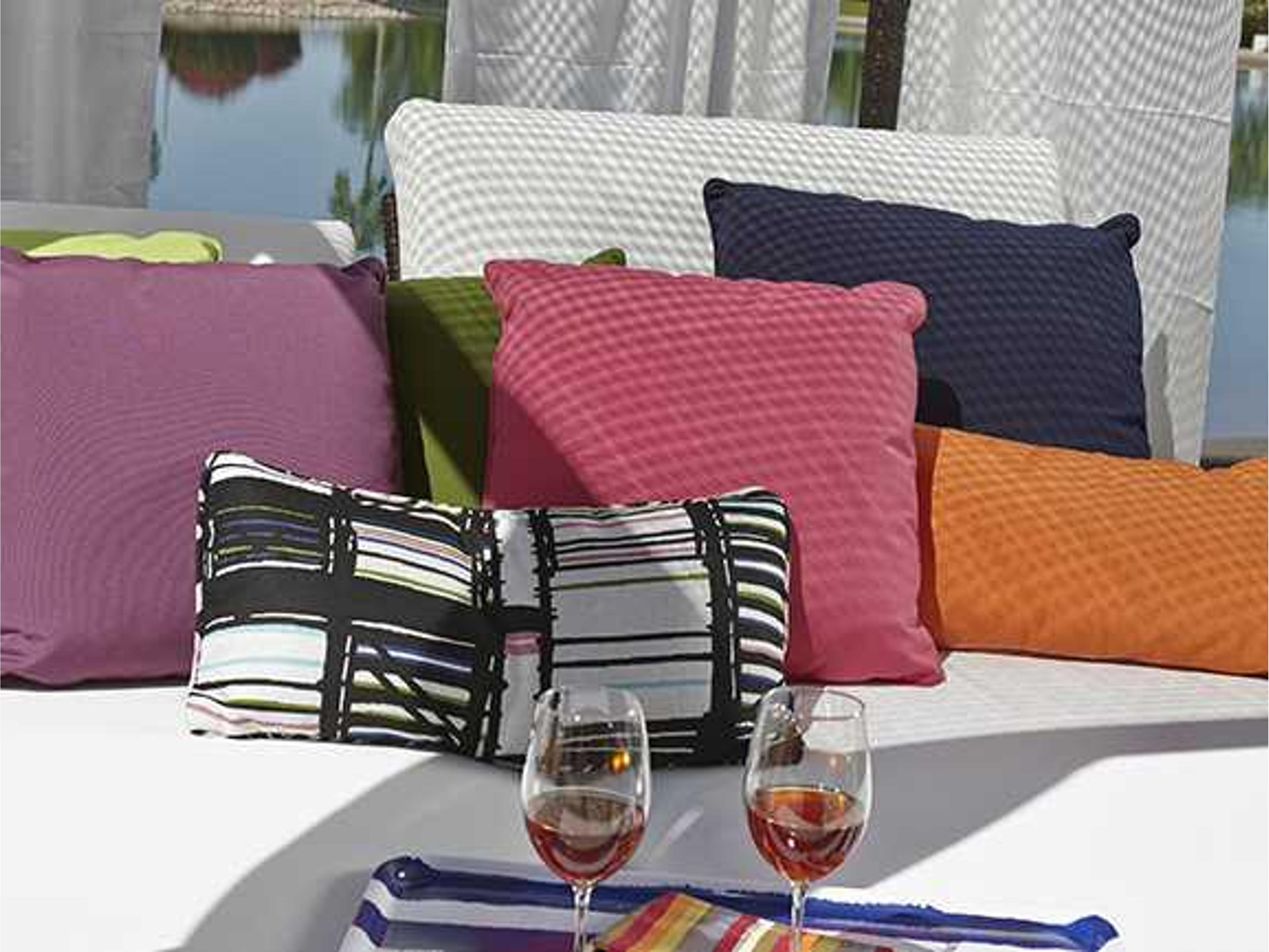 Woodard Whitecraft Montecito Wicker Day Bed