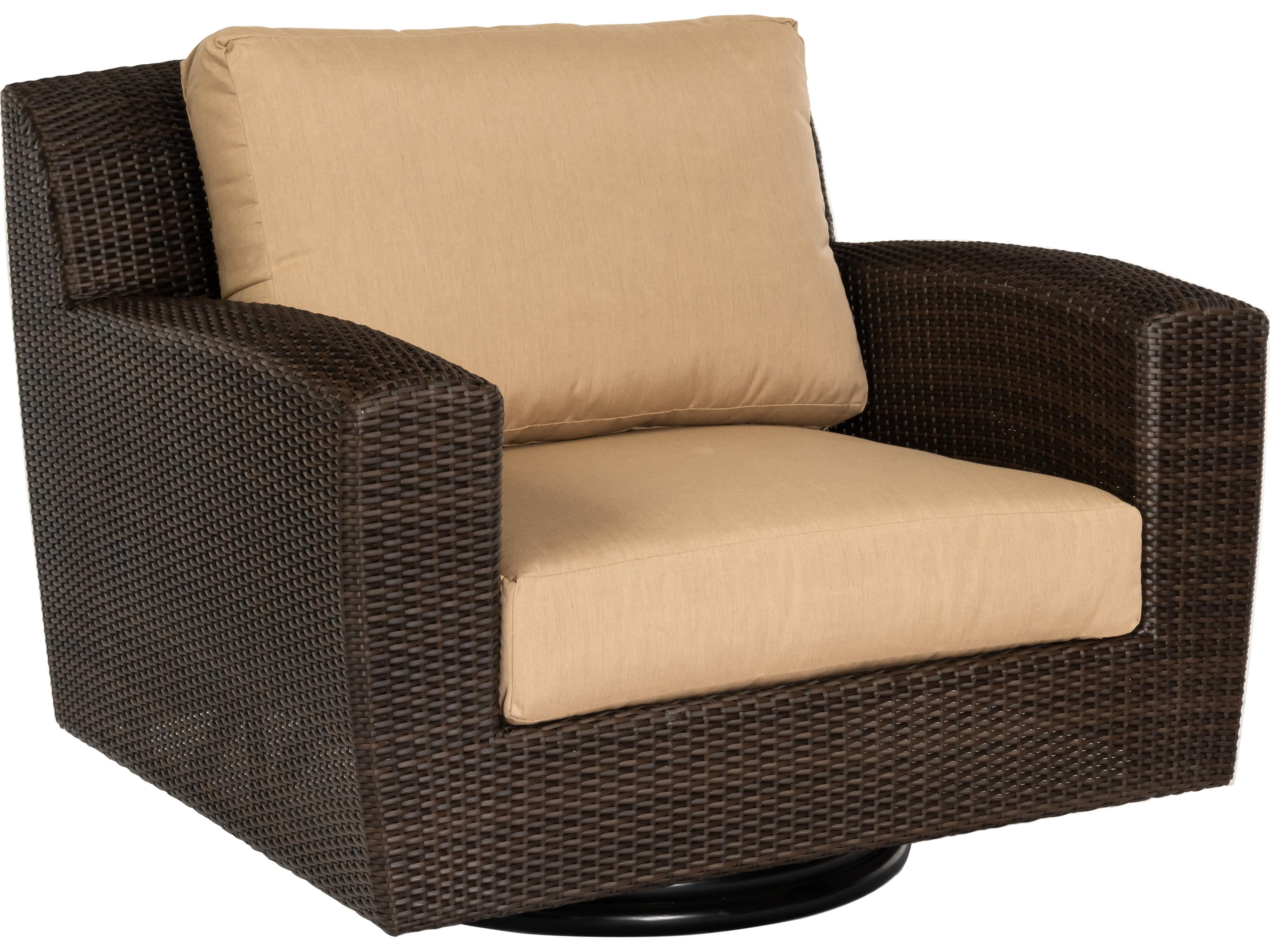 Whitecraft Saddleback Wicker Swivel Outdoor Lounge Chair