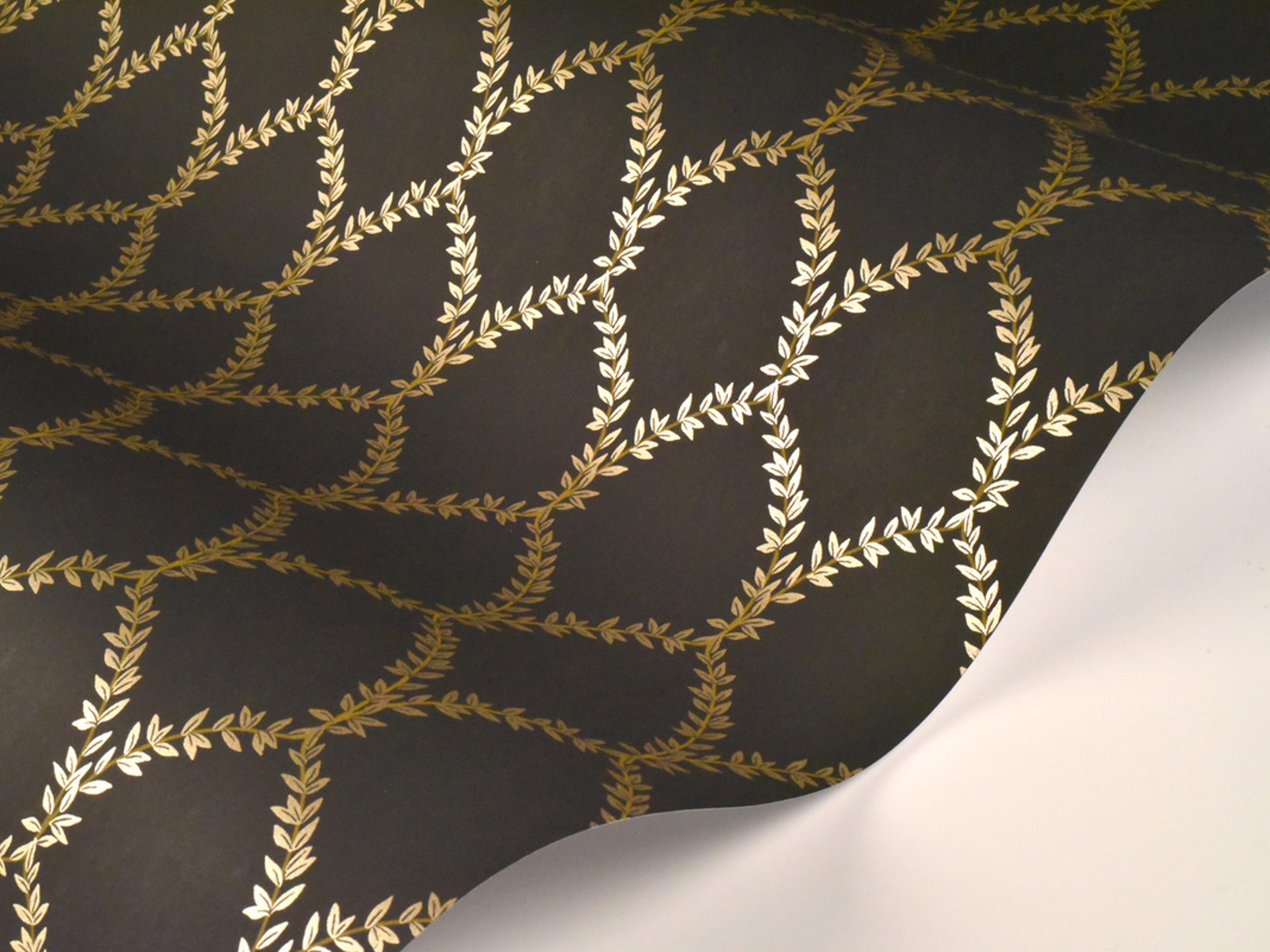 York Wallcoverings Gold / Black Laurel Wallpaper