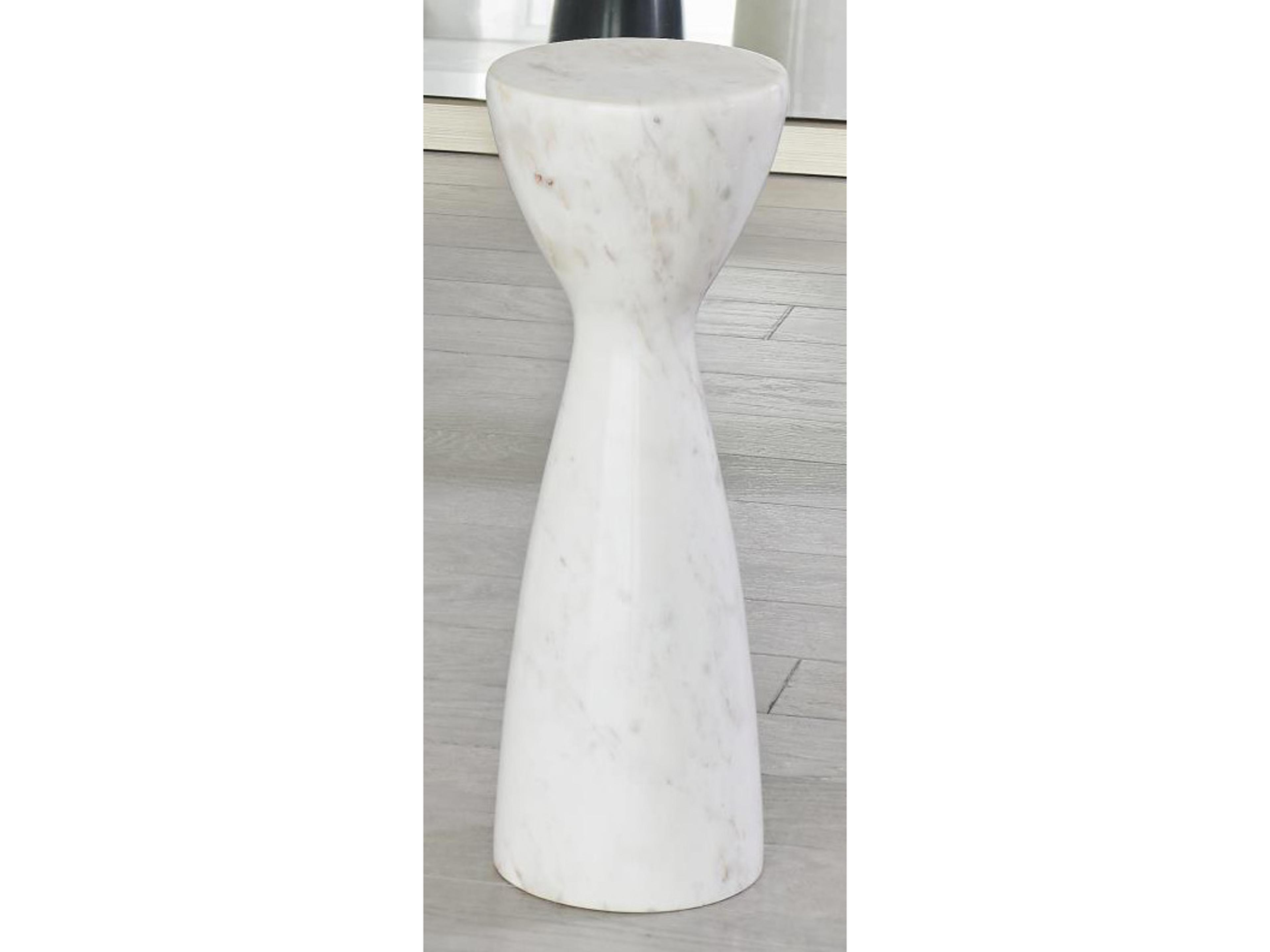 Global Views 8" Round Marble End Table