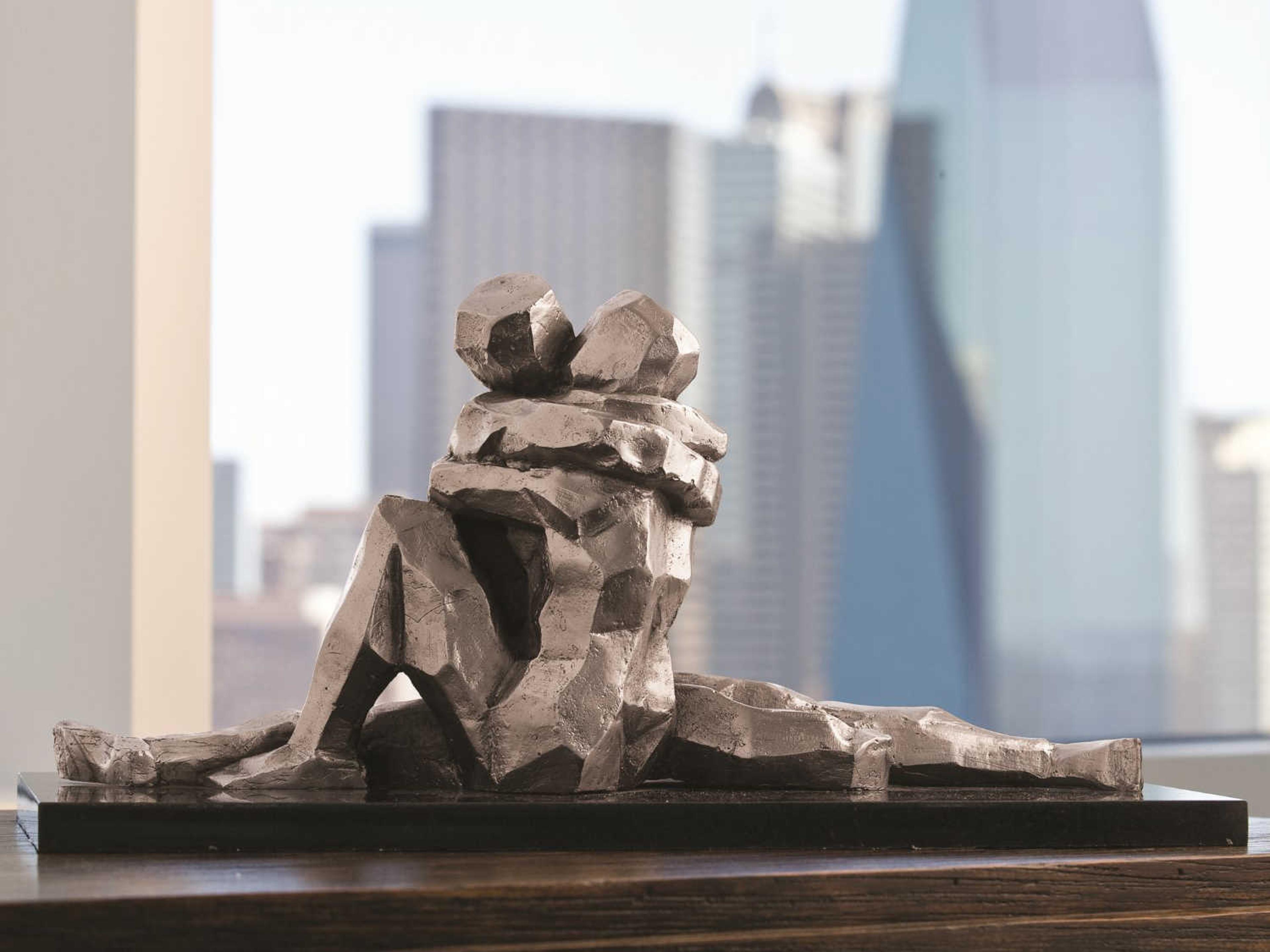 Global Views Gittin It On Sculpture