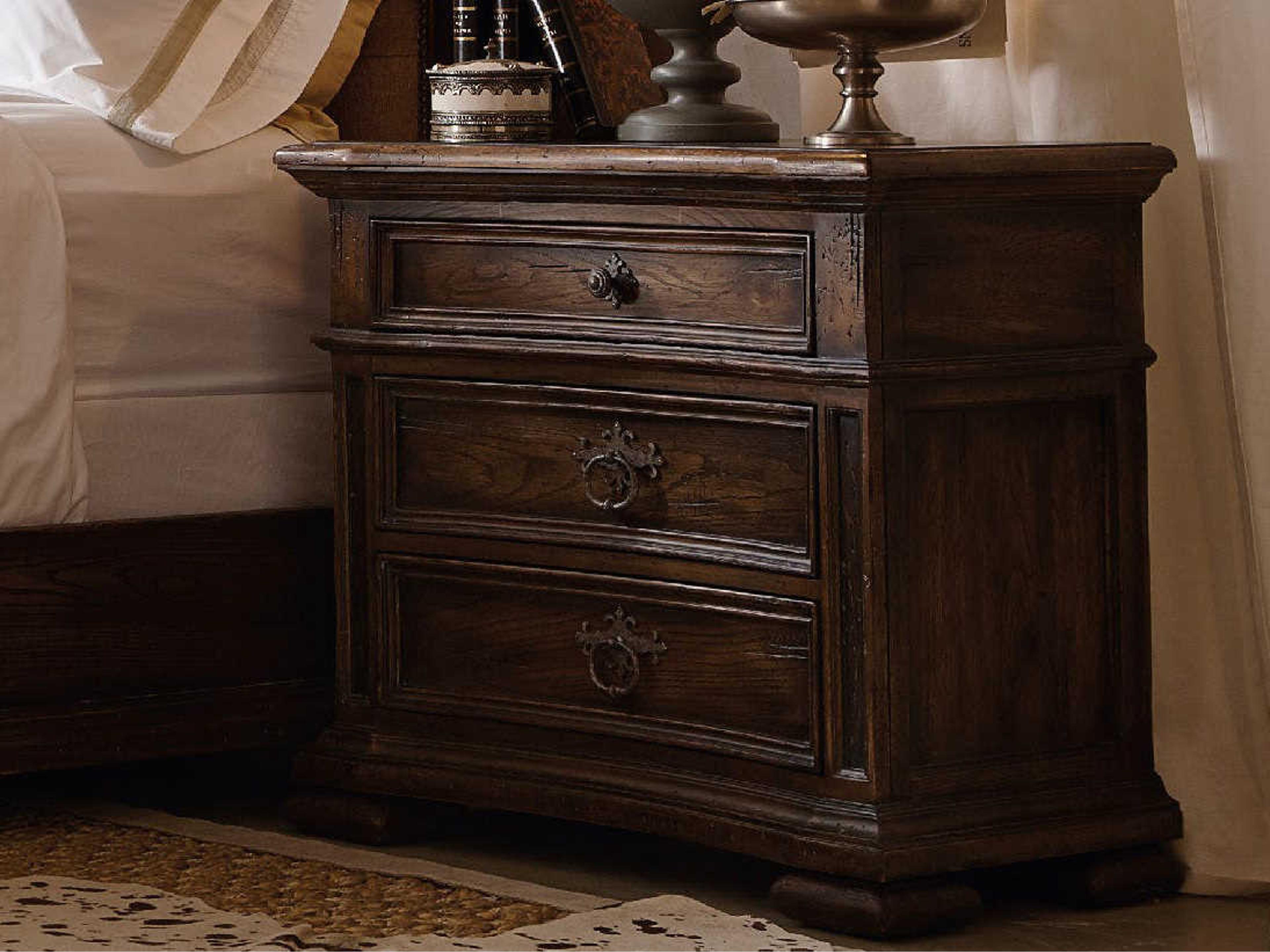 Luxecor Heritage 3-Drawers Cedar Wood Nightstand