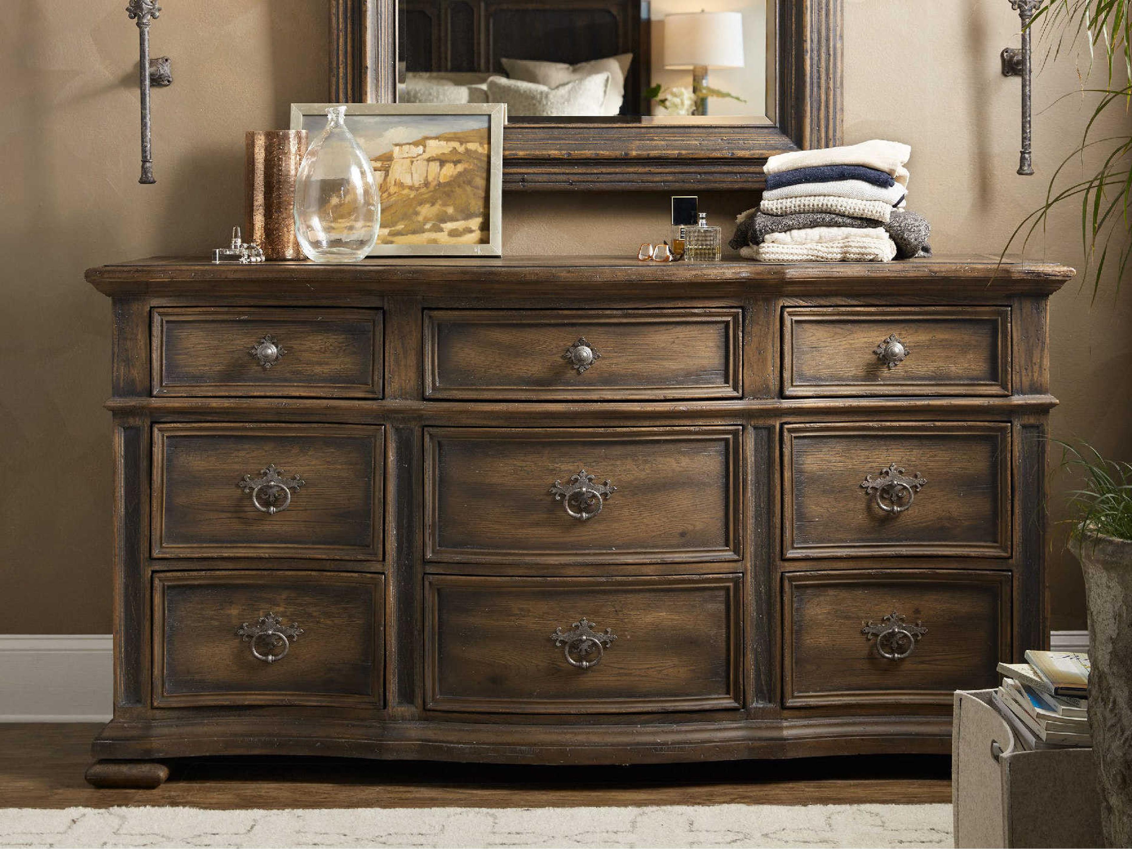 Luxecor Heritage 9-Drawers Cedar Wood Dresser