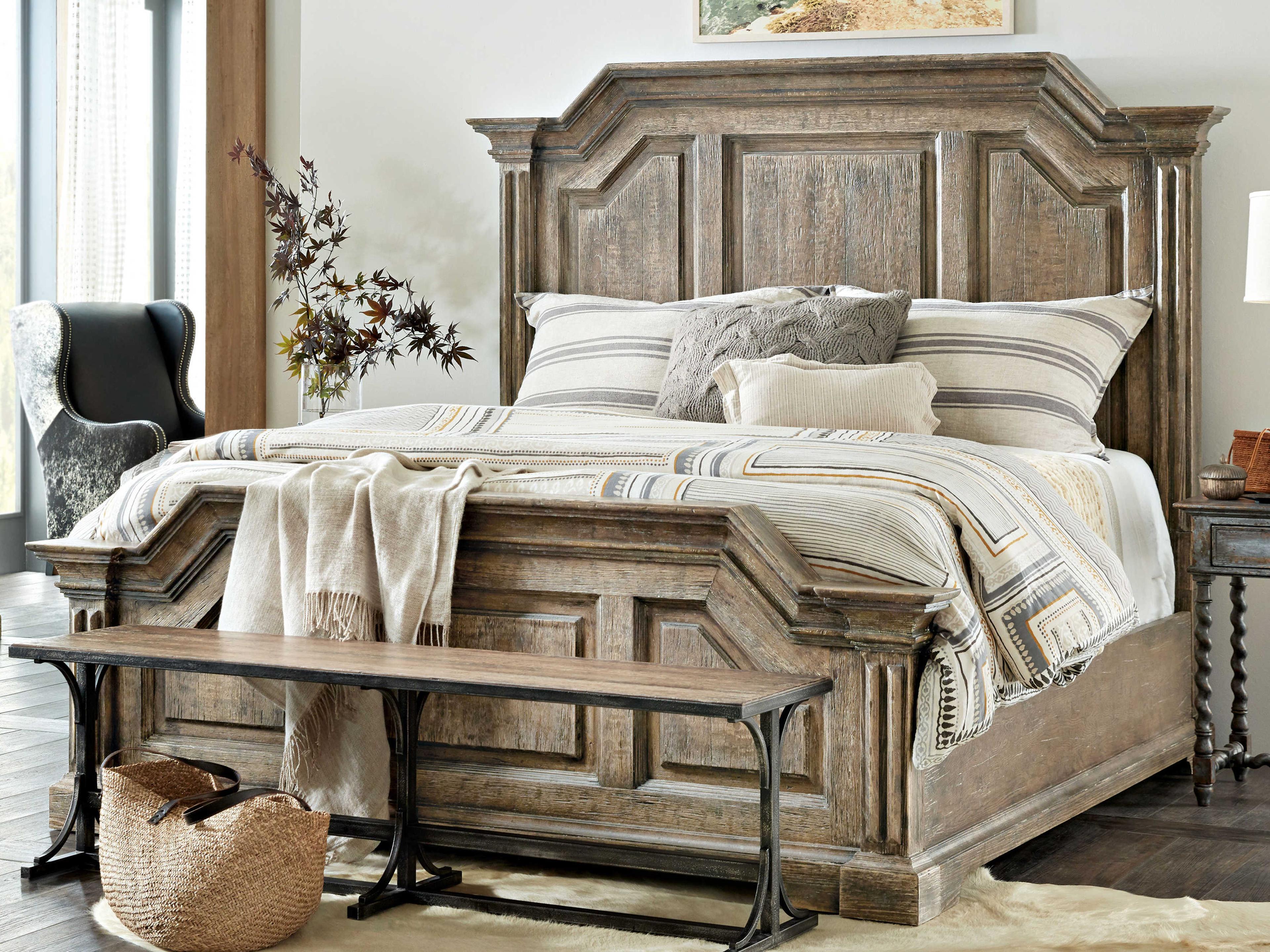 Luxecor Heritage Bradshaw Wood Brown Hardwood Queen Panel Bed
