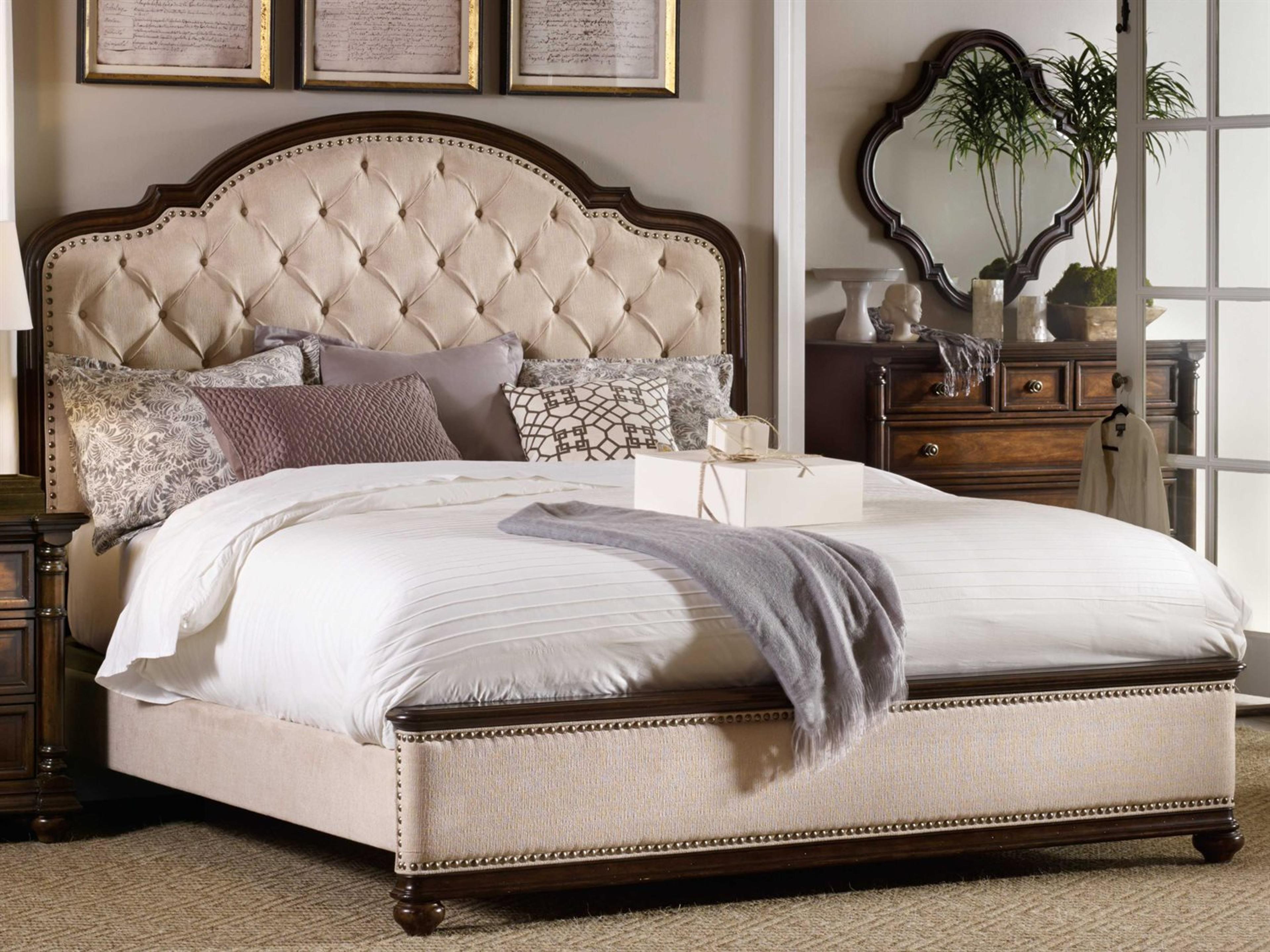 Luxecor Heritage Mahogany Beige Wood Upholstered King Panel Bed