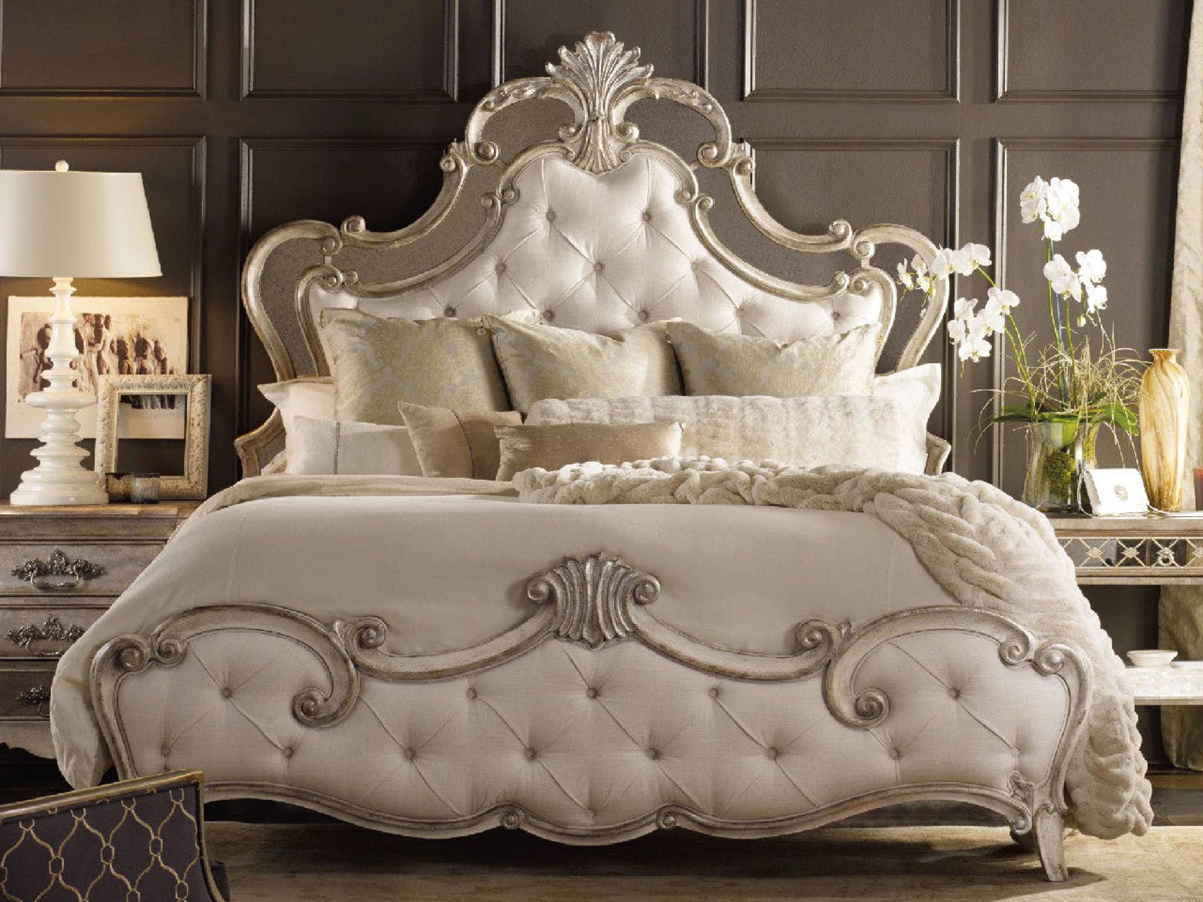 Luxecor Heritage Silver Hardwood Upholstered Queen Panel Bed