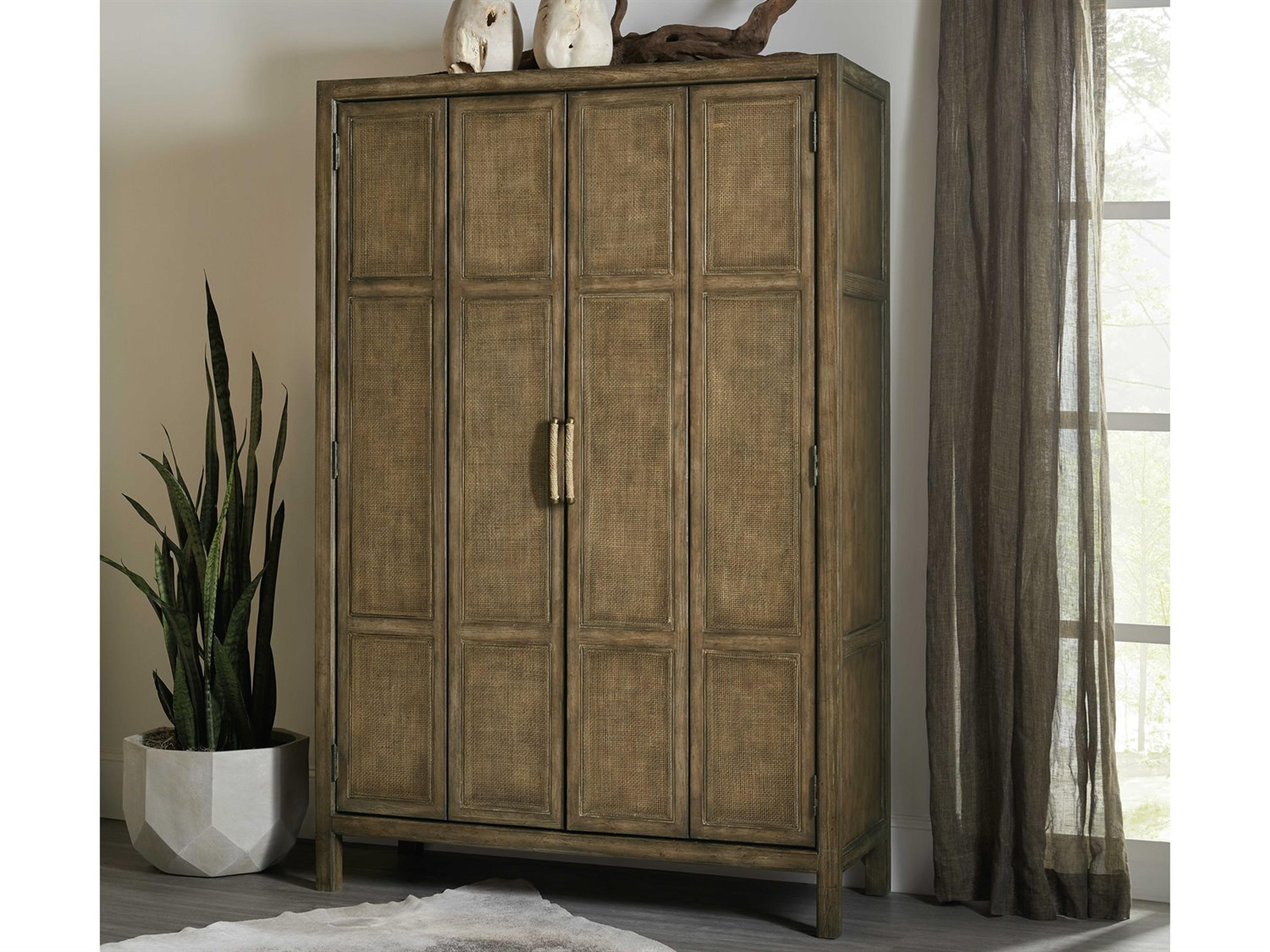 Hooker Furniture Sundance Brown Cliffside Wine Bar Cabinet