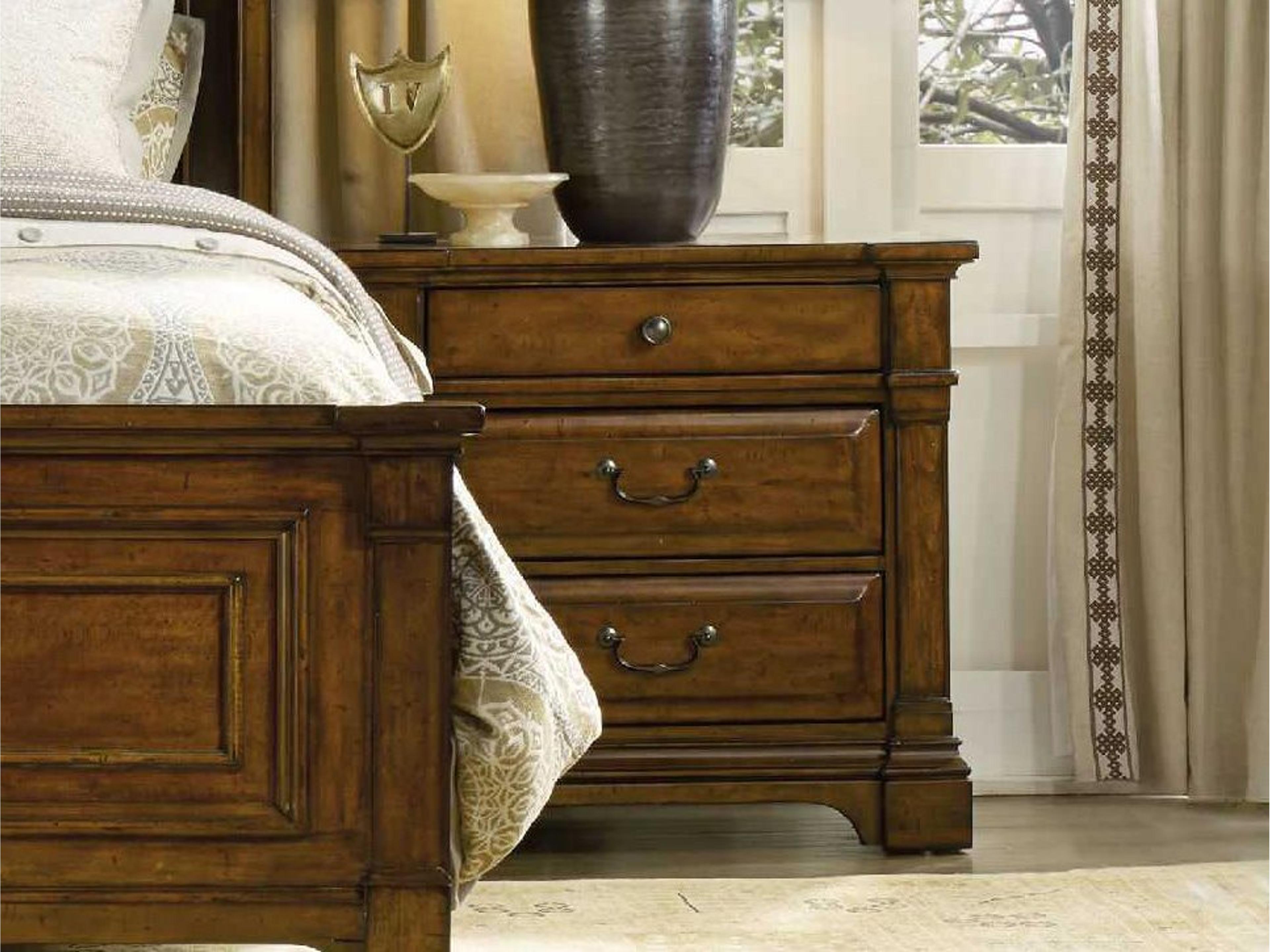 Luxecor Heritage 3-Drawers Brown Alder Wood Nightstand