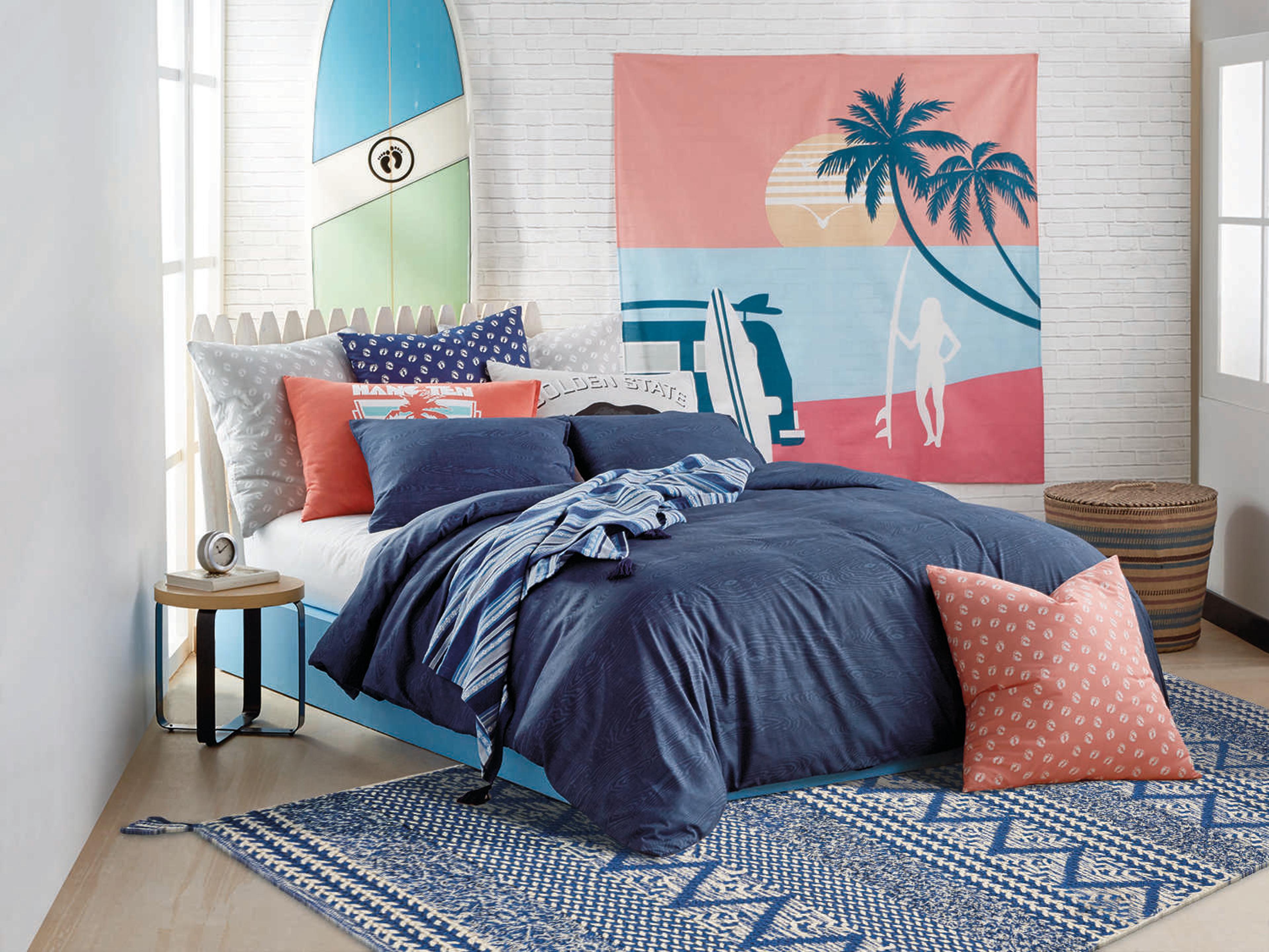 KAS Hang Ten Malibu Geometric Area Rug