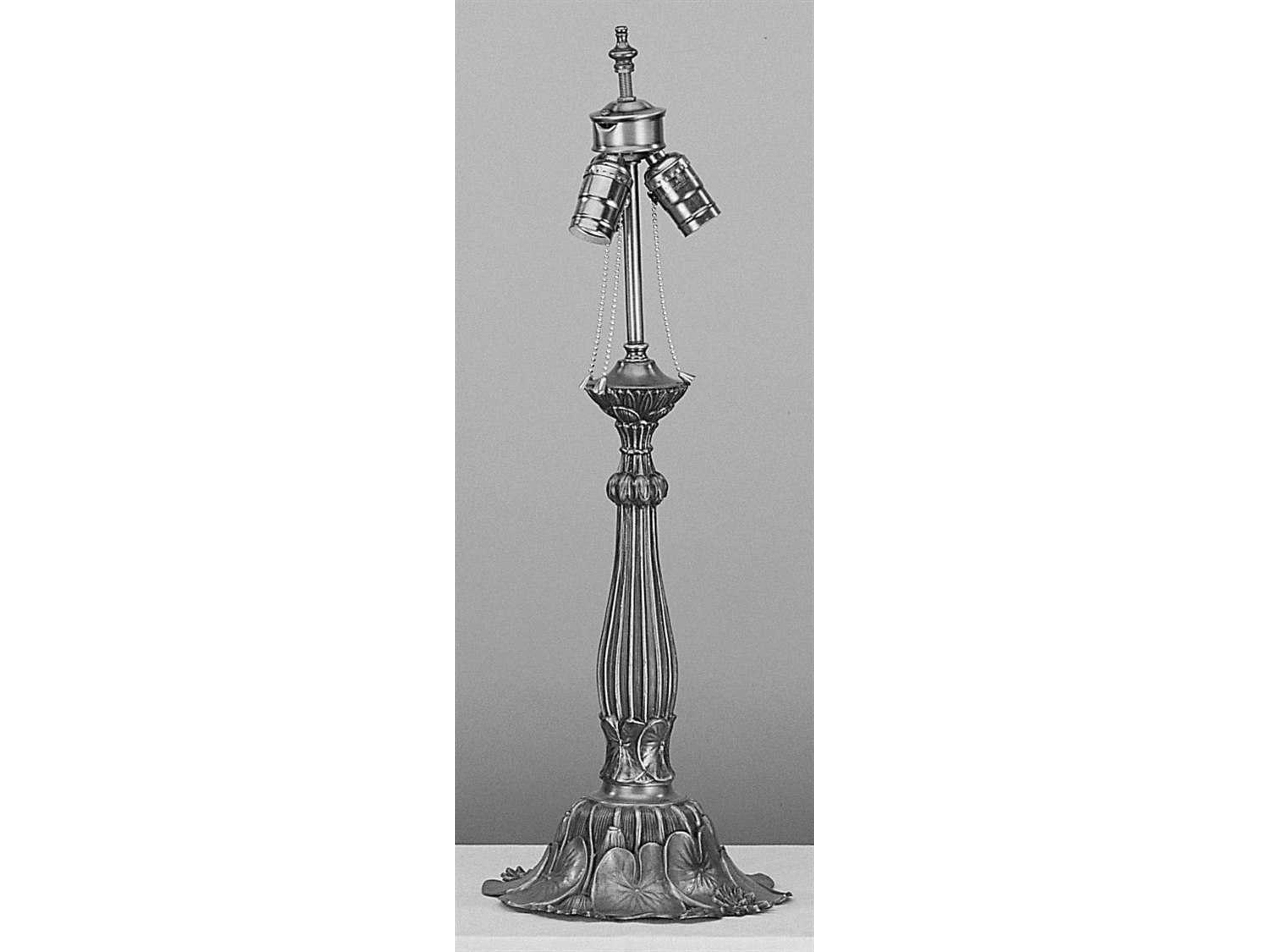 Lily Pullchain Socket Cluster Table Lamp Base