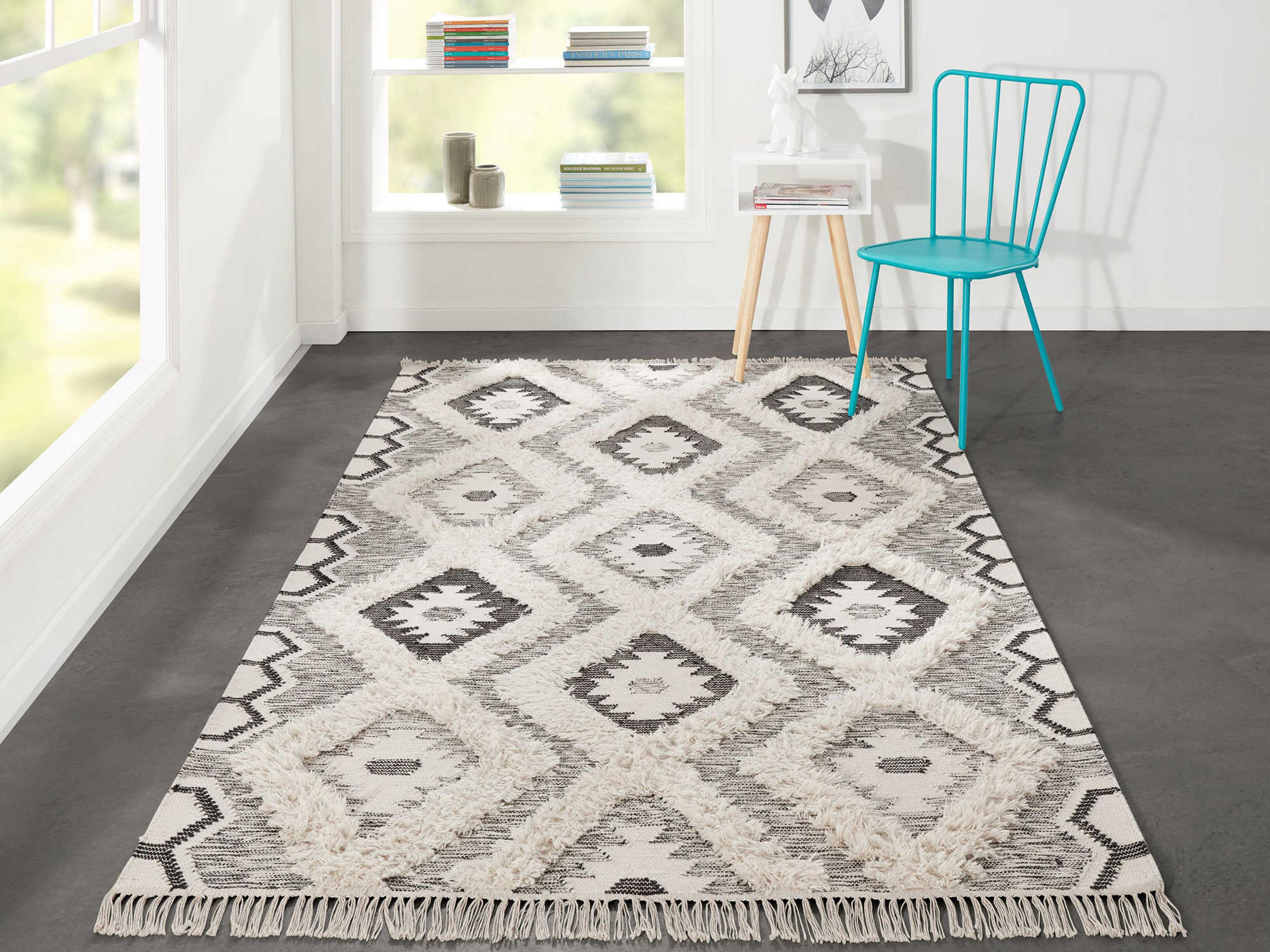 Momeni Indio Geometric Area Rug