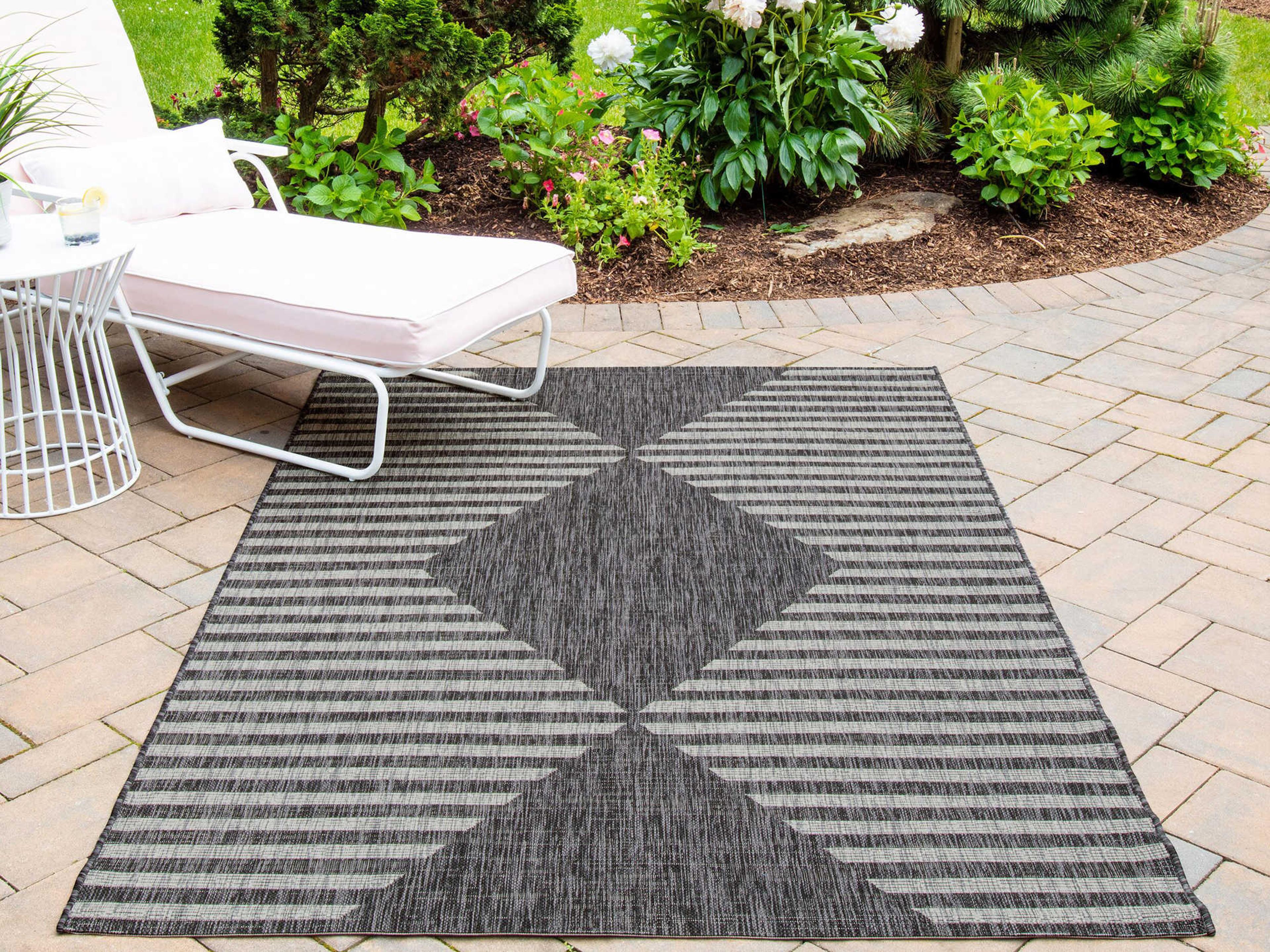 Momeni Villa Geometric Area Rug