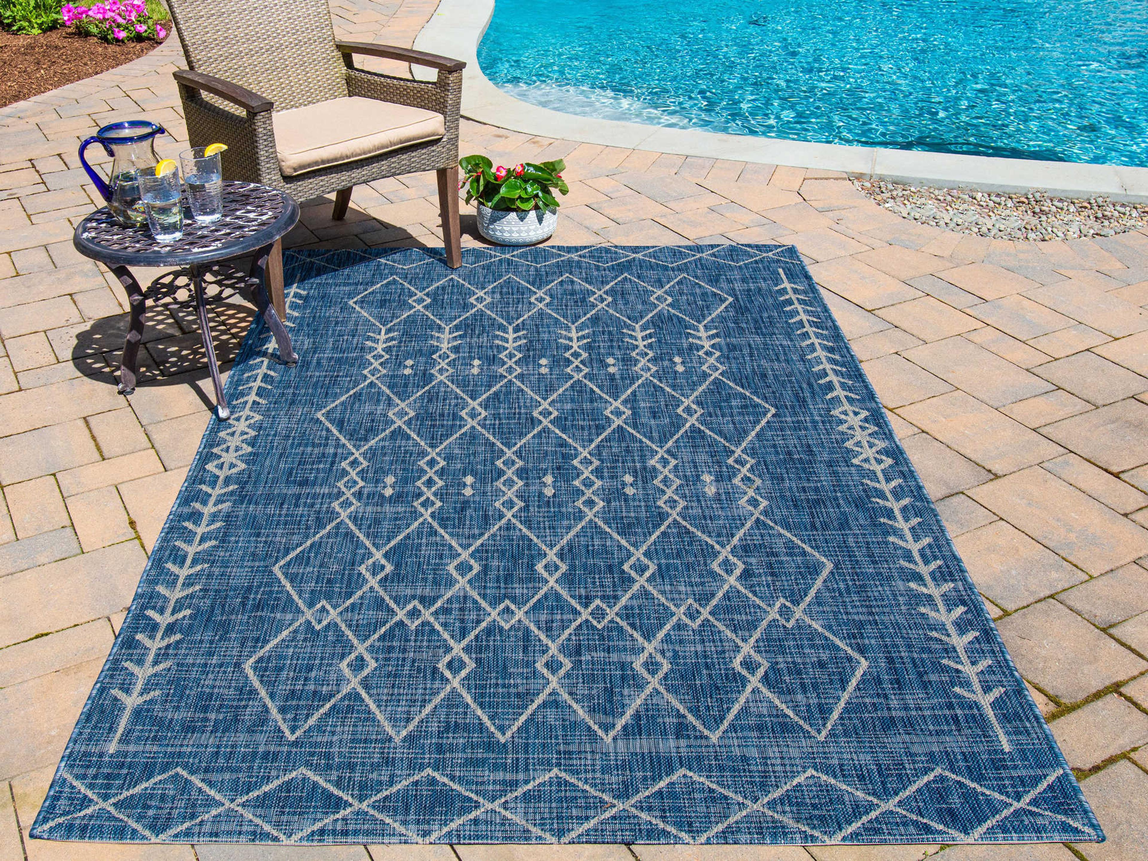 Momeni Villa Geometric Area Rug