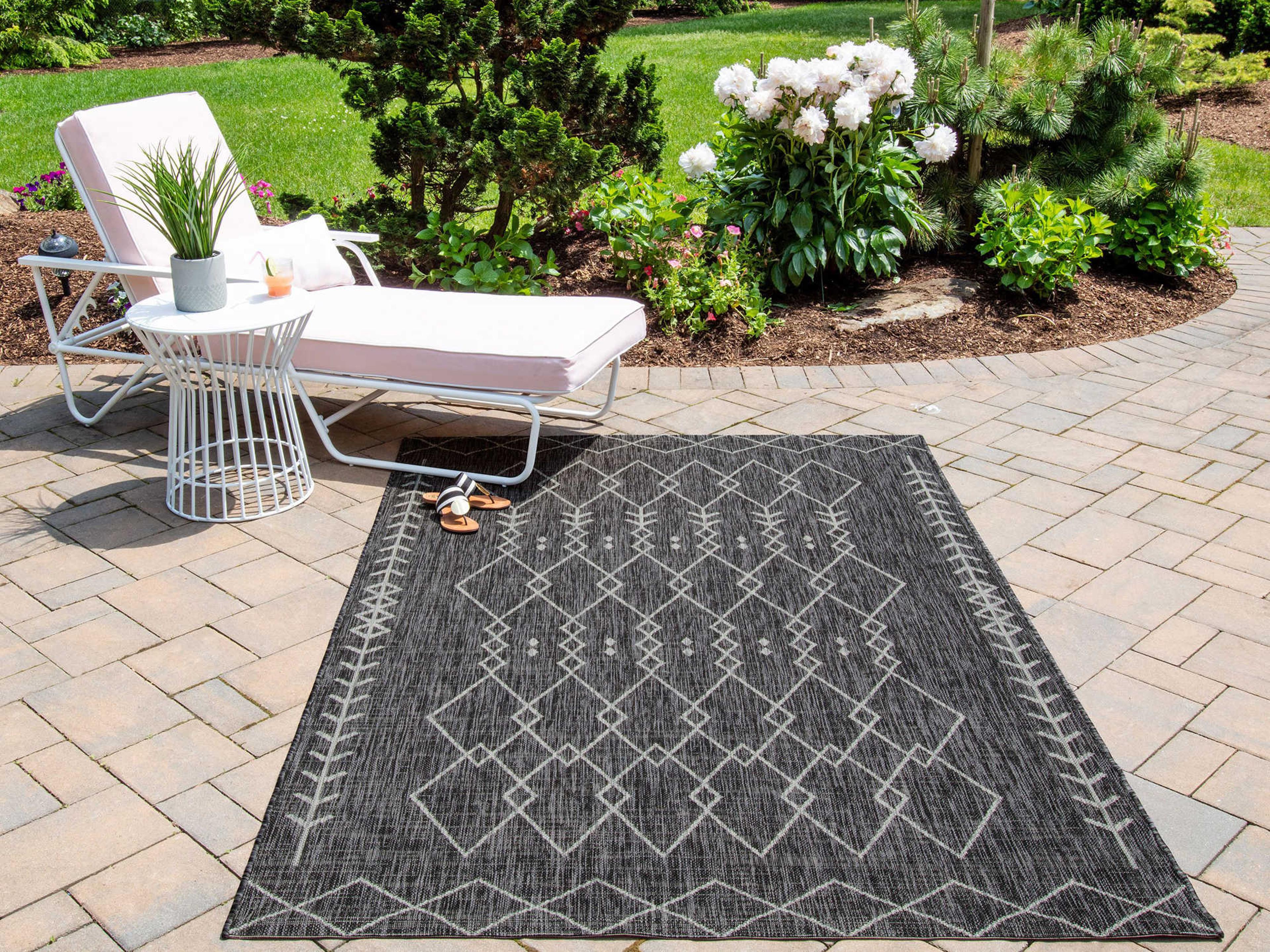 Momeni Villa Geometric Area Rug